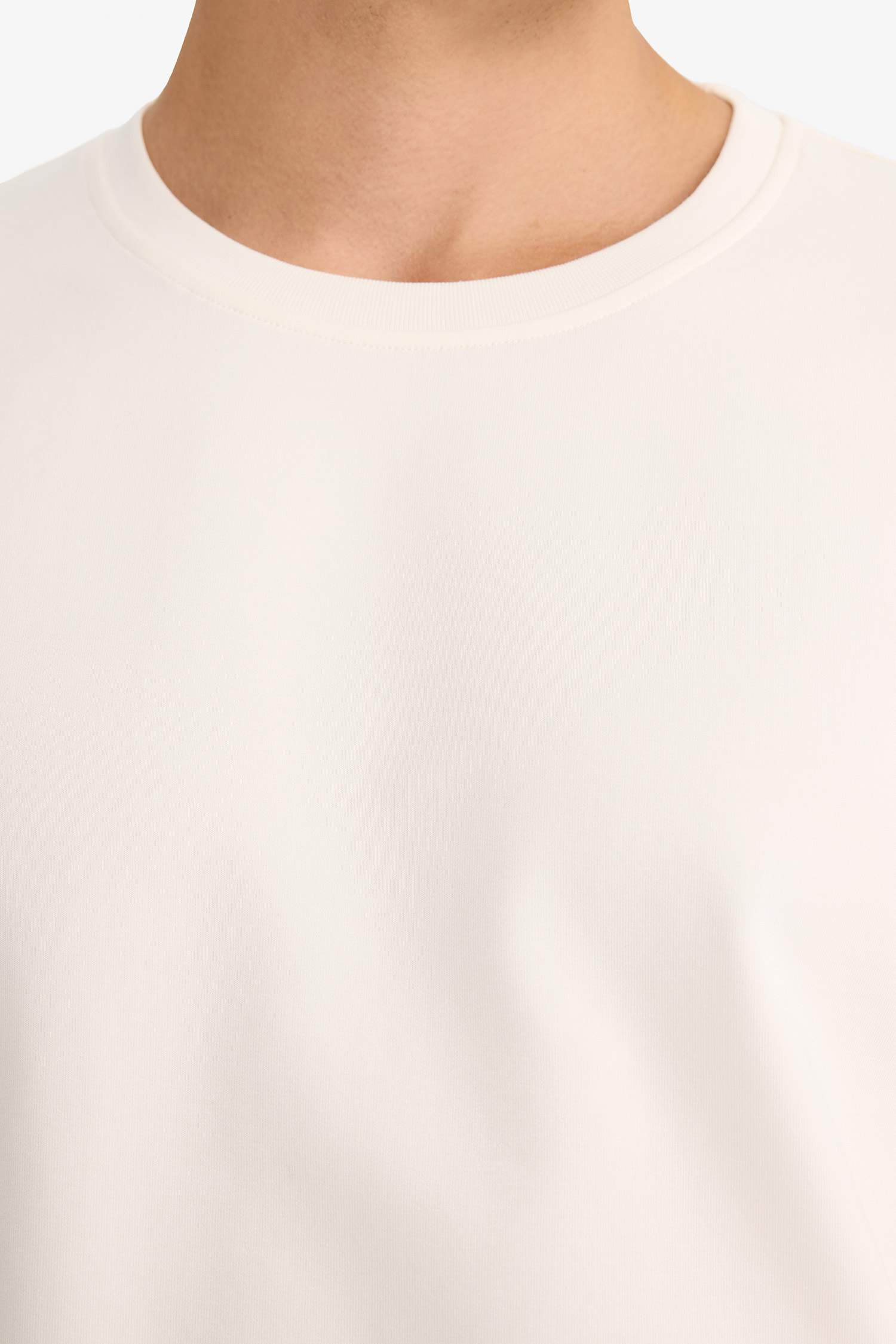 Slim Fit Crew Neck Long Sleeve T-Shirt