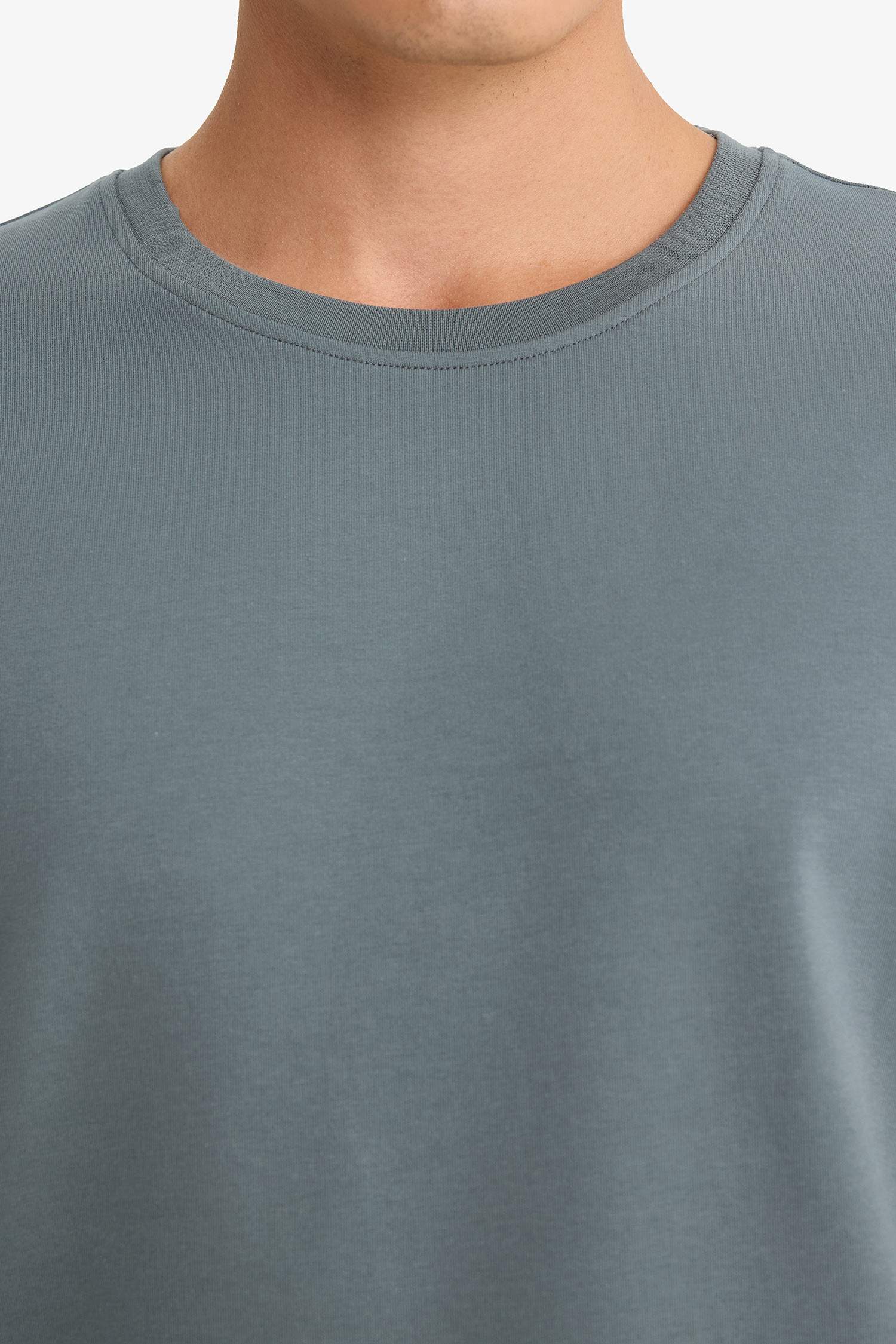 Slim Fit Crew Neck Long Sleeve T-Shirt