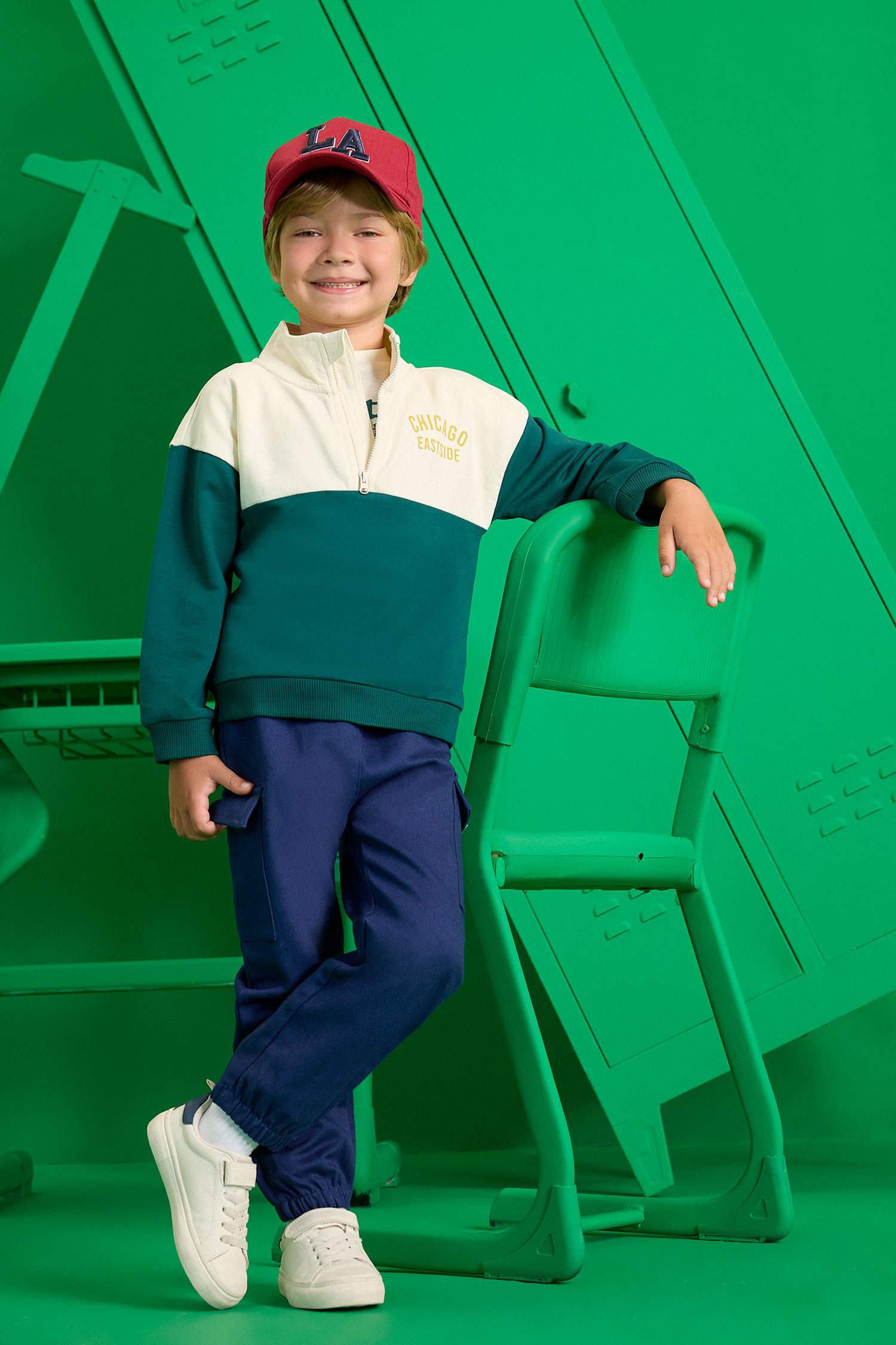 بنطلون كارجو اولادي جبردين بخصر مطاطي بجيب