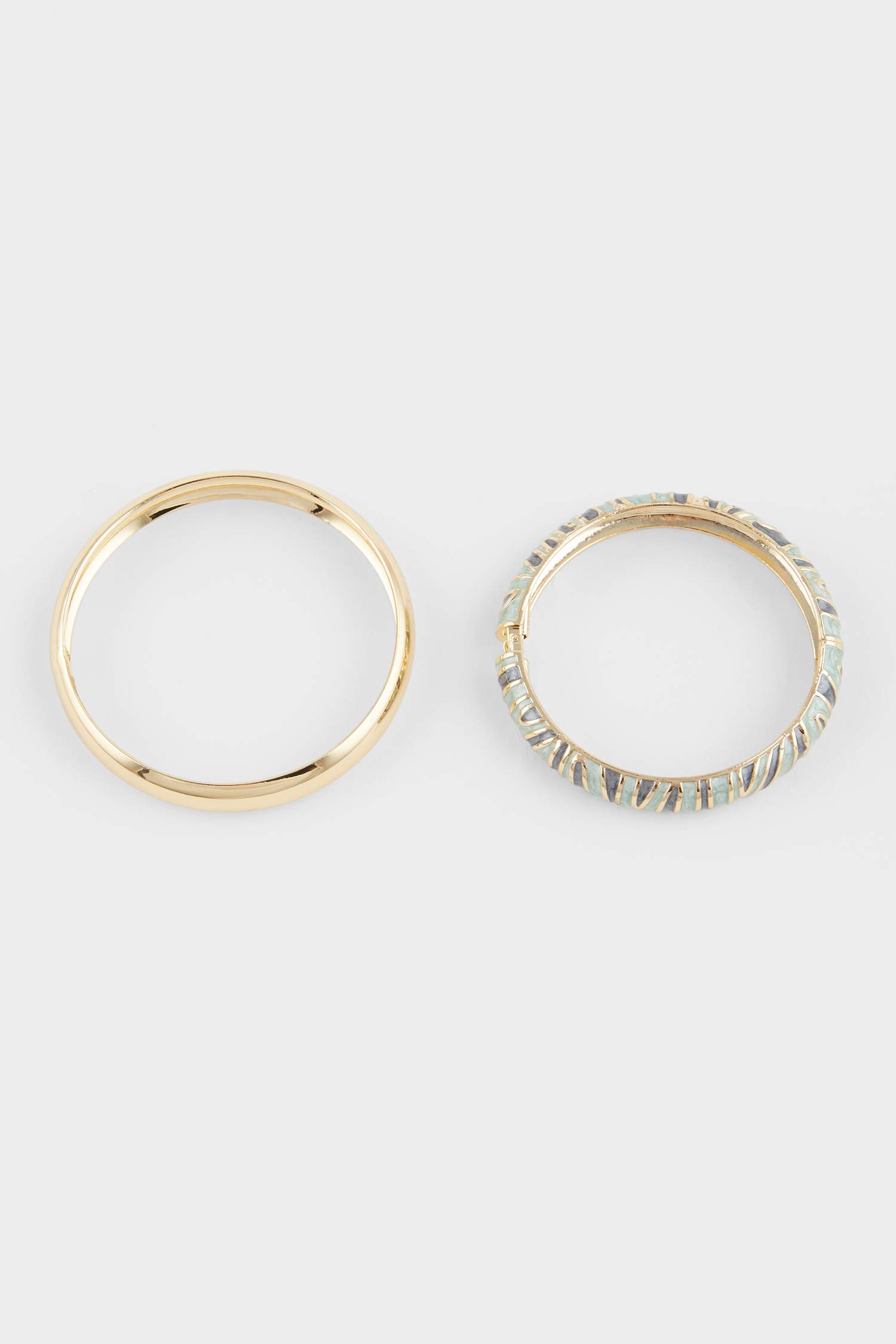 Woman 2 Piece Golden Bracelets