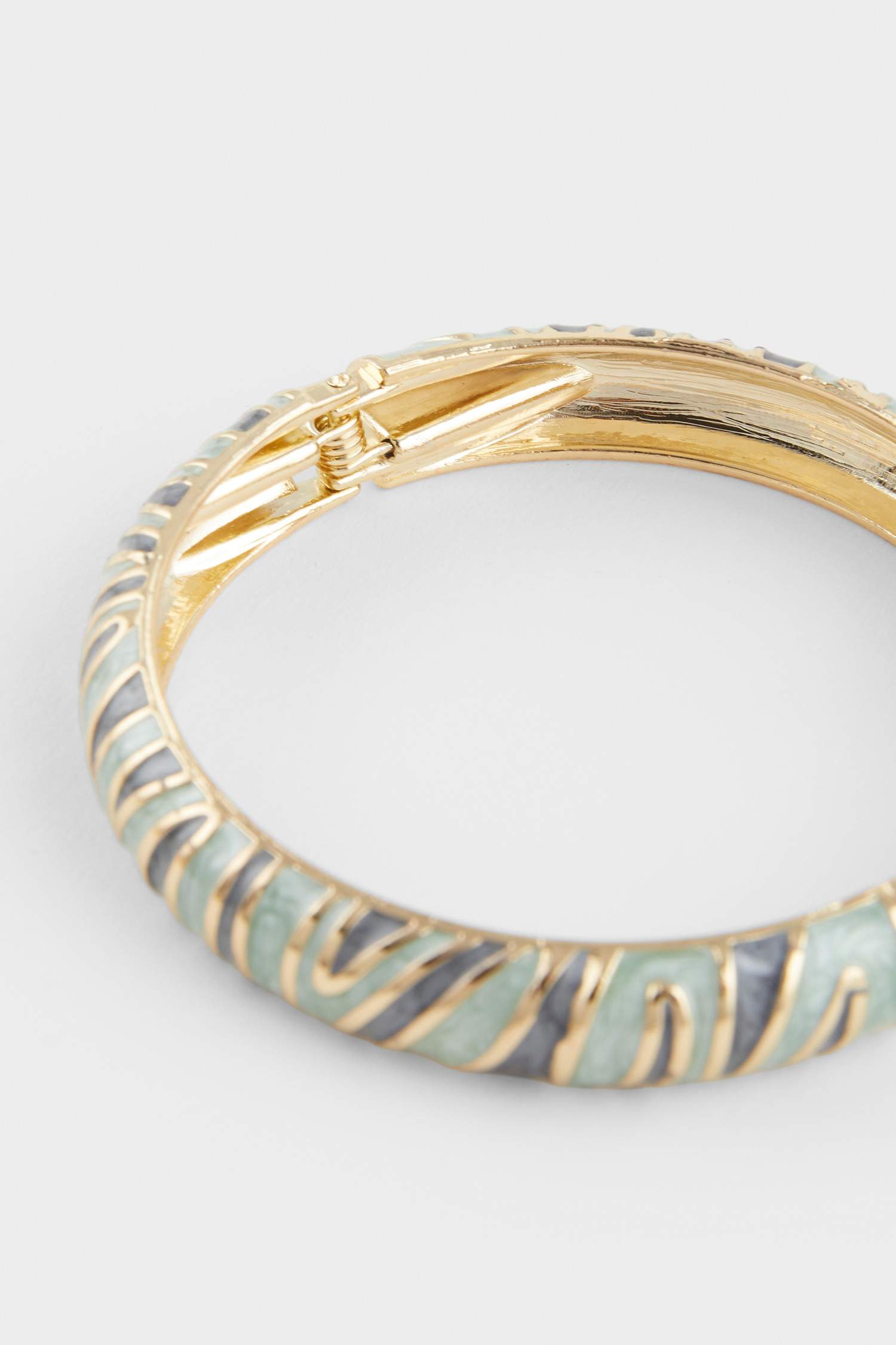 Woman 2 Piece Golden Bracelets