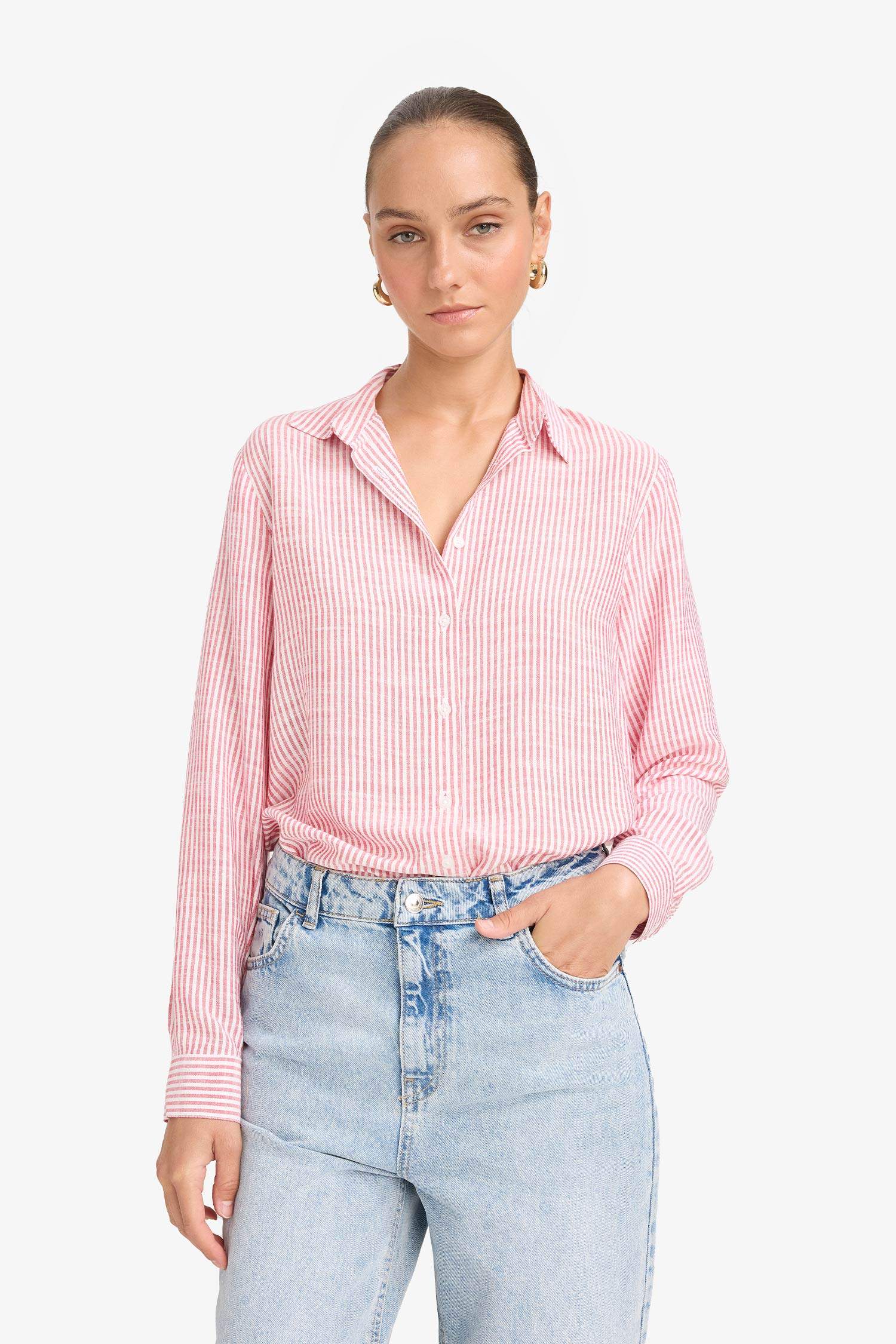 قميص كم طويل بينك قصة عادية