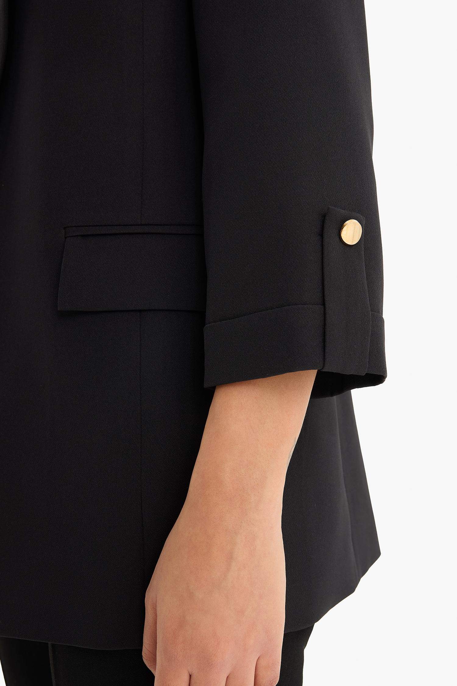 سترة بليزر قصة عادية بياخة مربعة