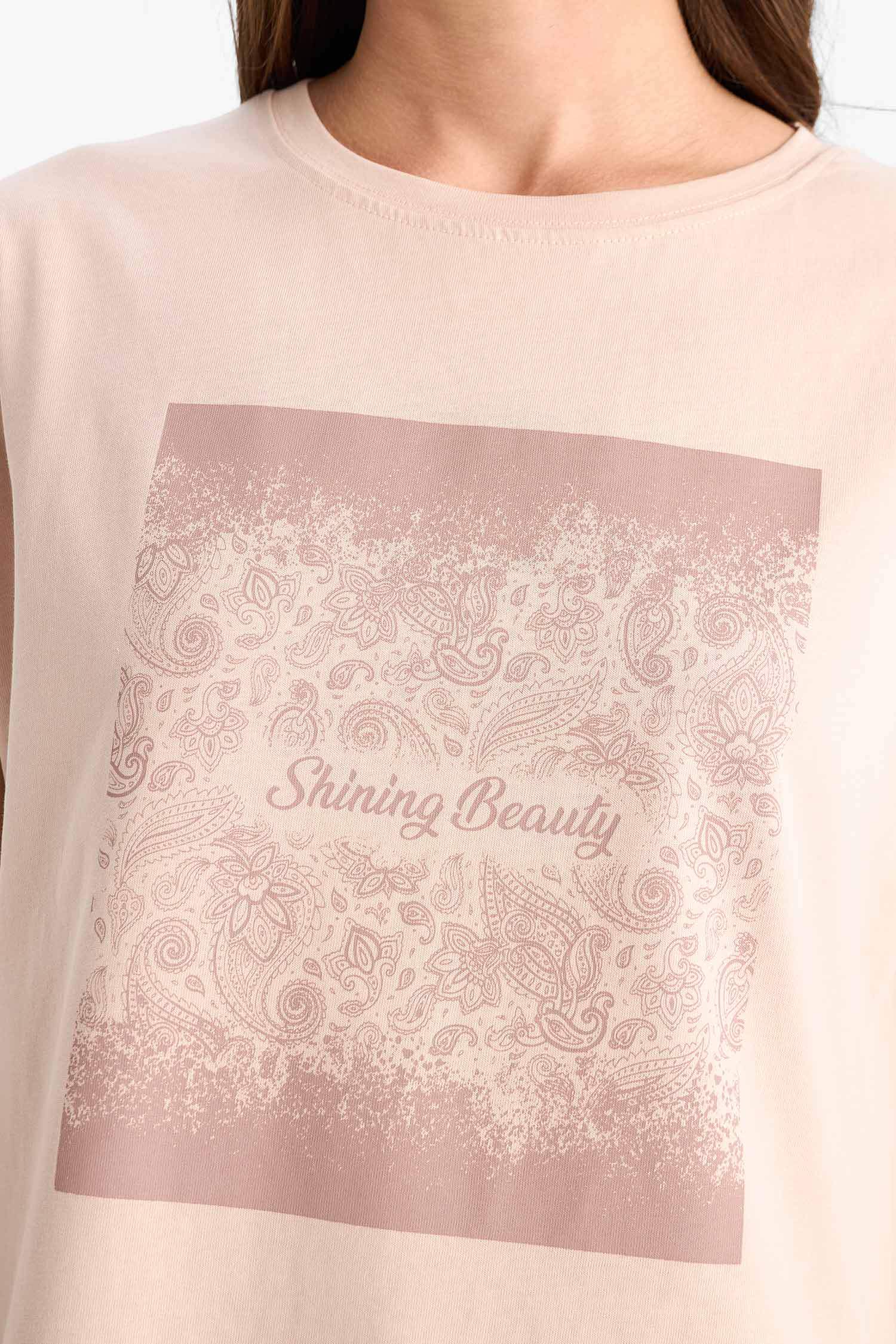 Regular Fit Bisiklet Yaka Etnik Desenli Kısa Kollu Tişört