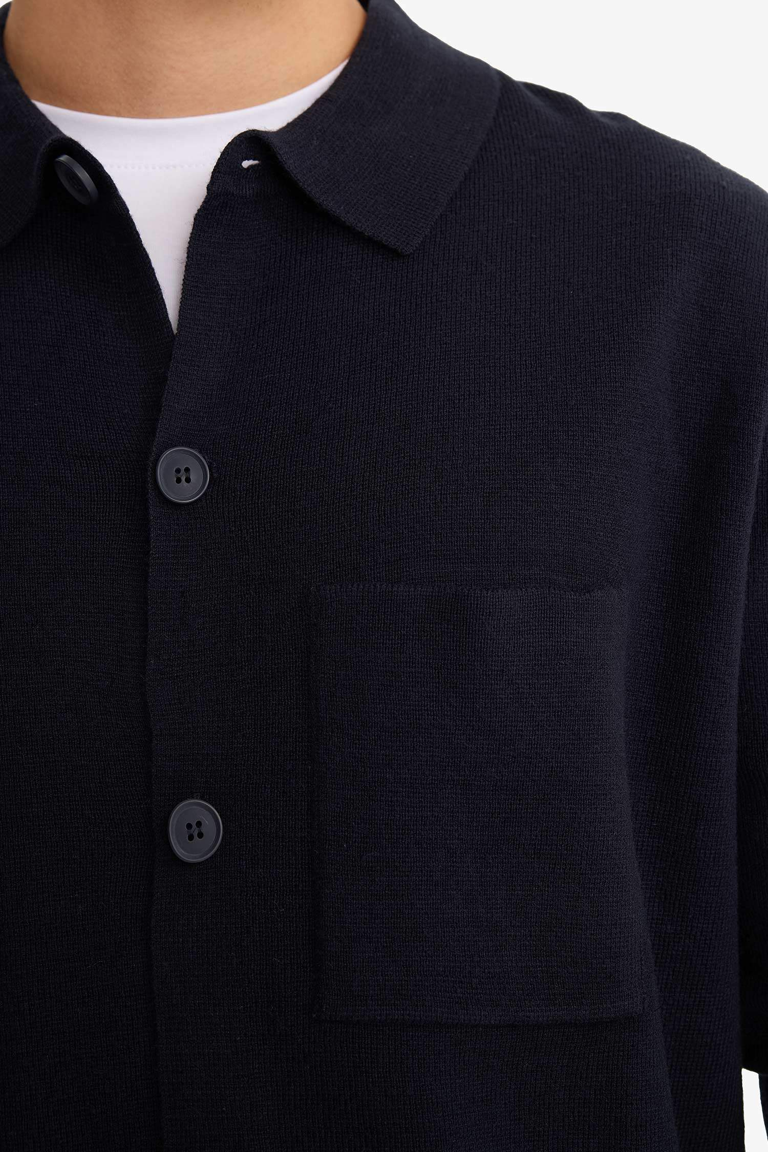 Standart Fit Polo Yaka Düğmeli Ön Cep Detaylı Triko Hırka