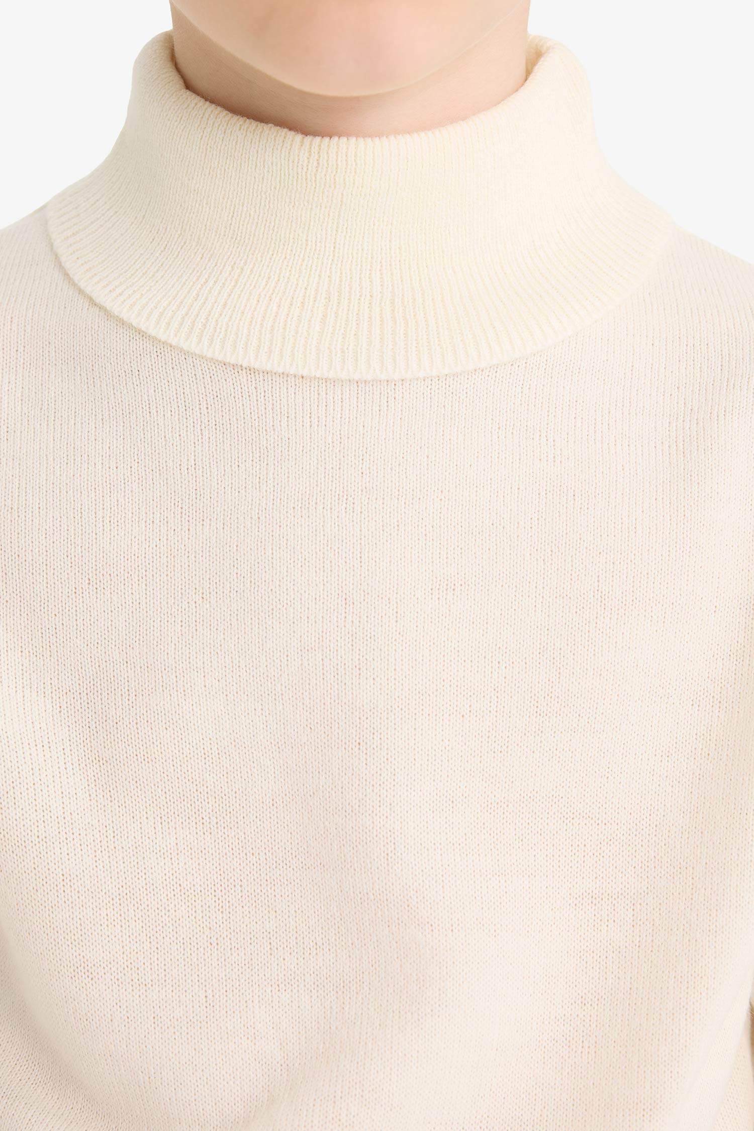 Erkek Çocuk Okul Yarım Balıkçı Yaka Triko Kazak