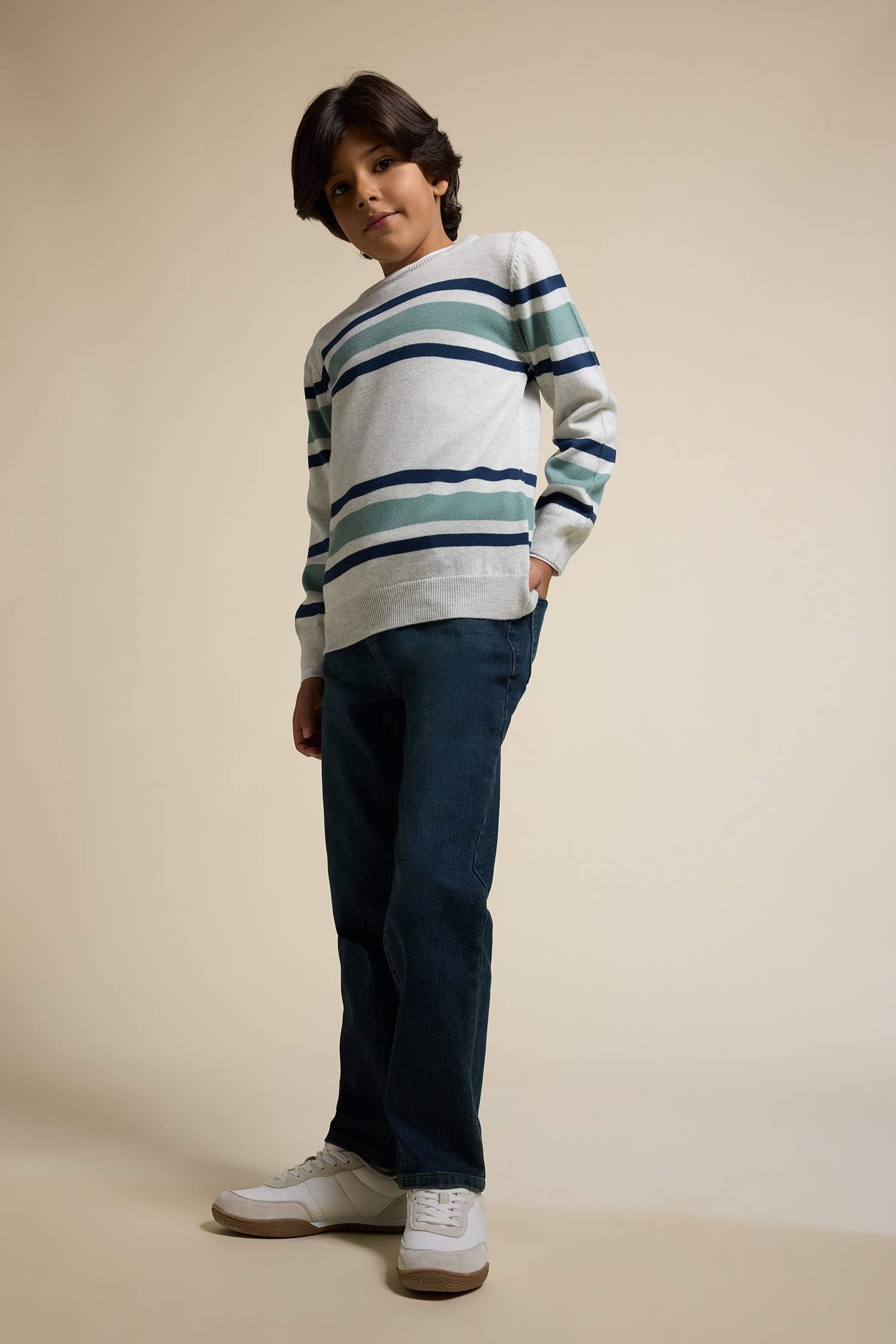 Erkek Çocuk Bisiklet Yaka Çizgili Triko Kazak