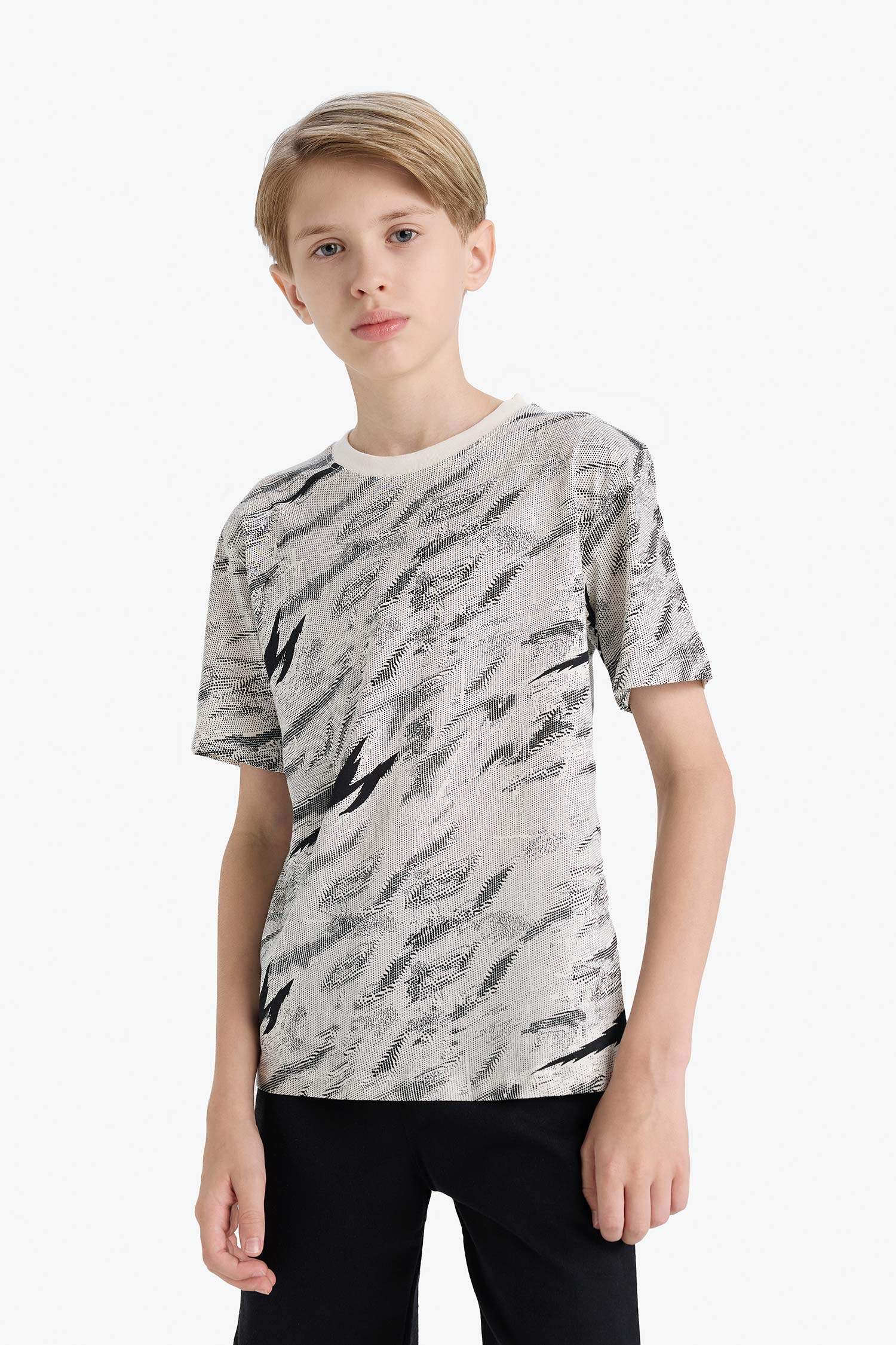 تيشيرت ولادي نص ردن قصة عادية بياخة مستديرة