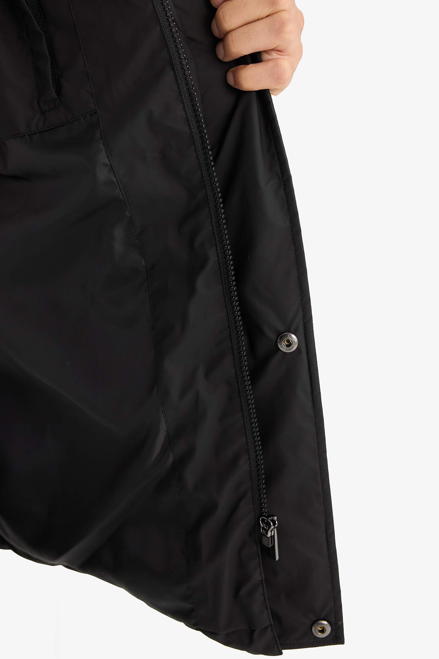 Su İtici Regular Fit Kapüşonlu Cepli Astarlı Rüzgar Geçirmez Fermuarlı Dolgulu Parka