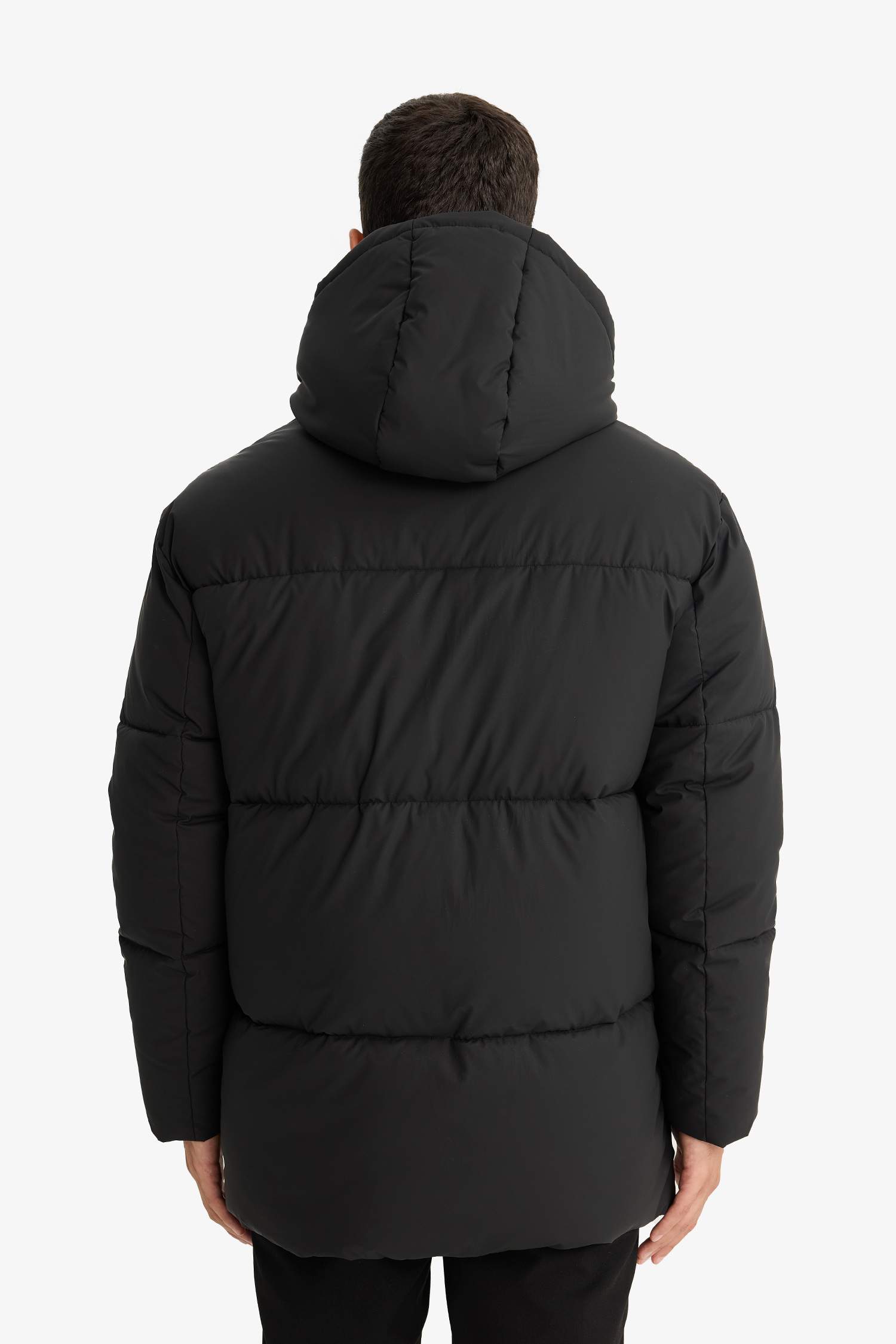 Su İtici Regular Fit Kapüşonlu Cepli Astarlı Rüzgar Geçirmez Fermuarlı Dolgulu Parka