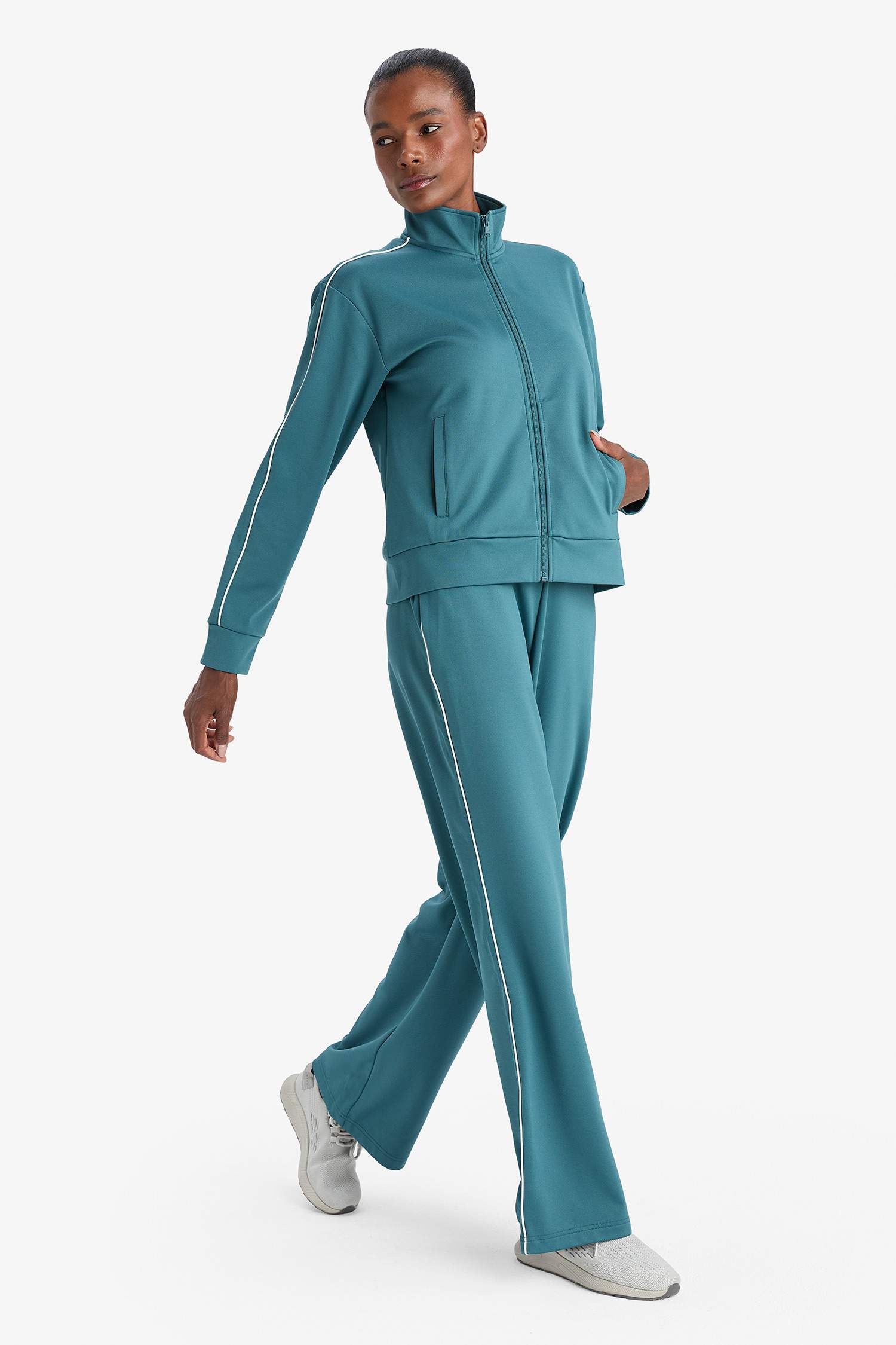 بنطلون سويت بانتس وايد ليج برجل واسع ببطانة ناعمة من DeFactoFit