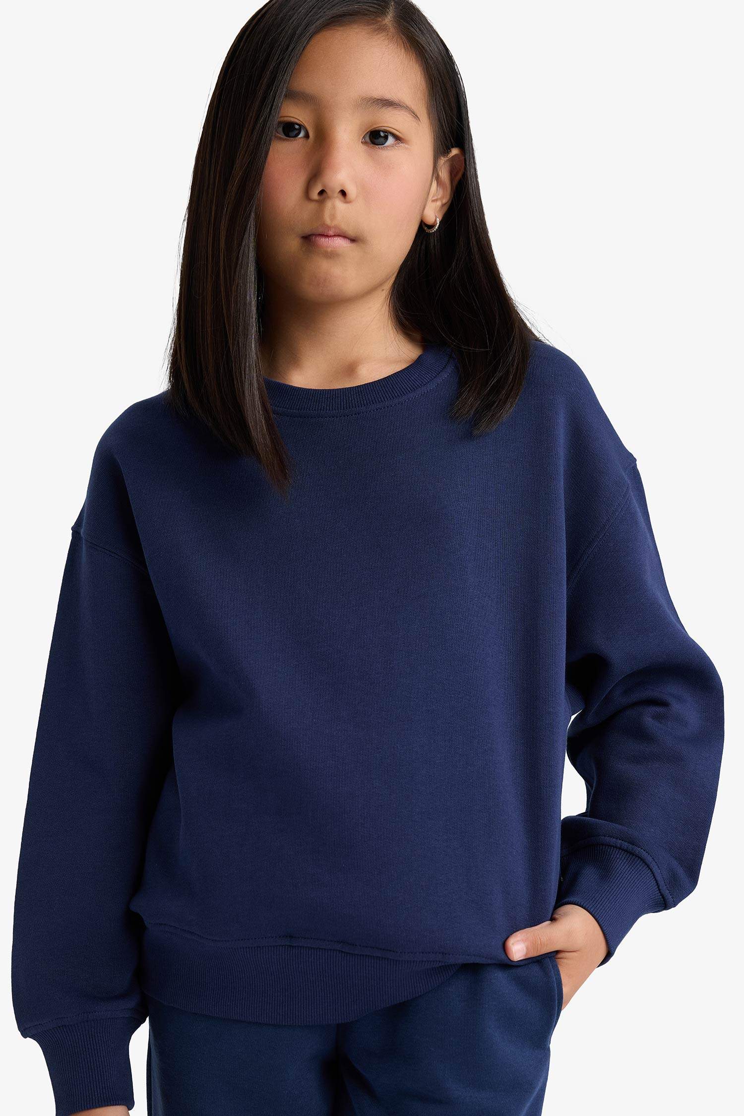 Қыздарға релакс пішімі дөңгелек жаға Свитер