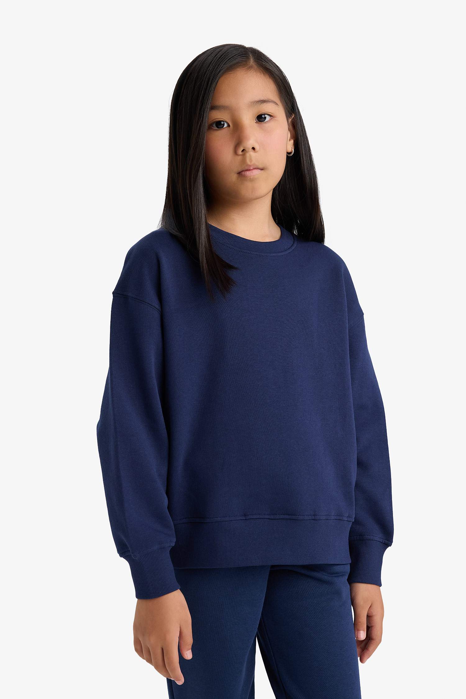 Қыздарға релакс пішімі дөңгелек жаға Свитер