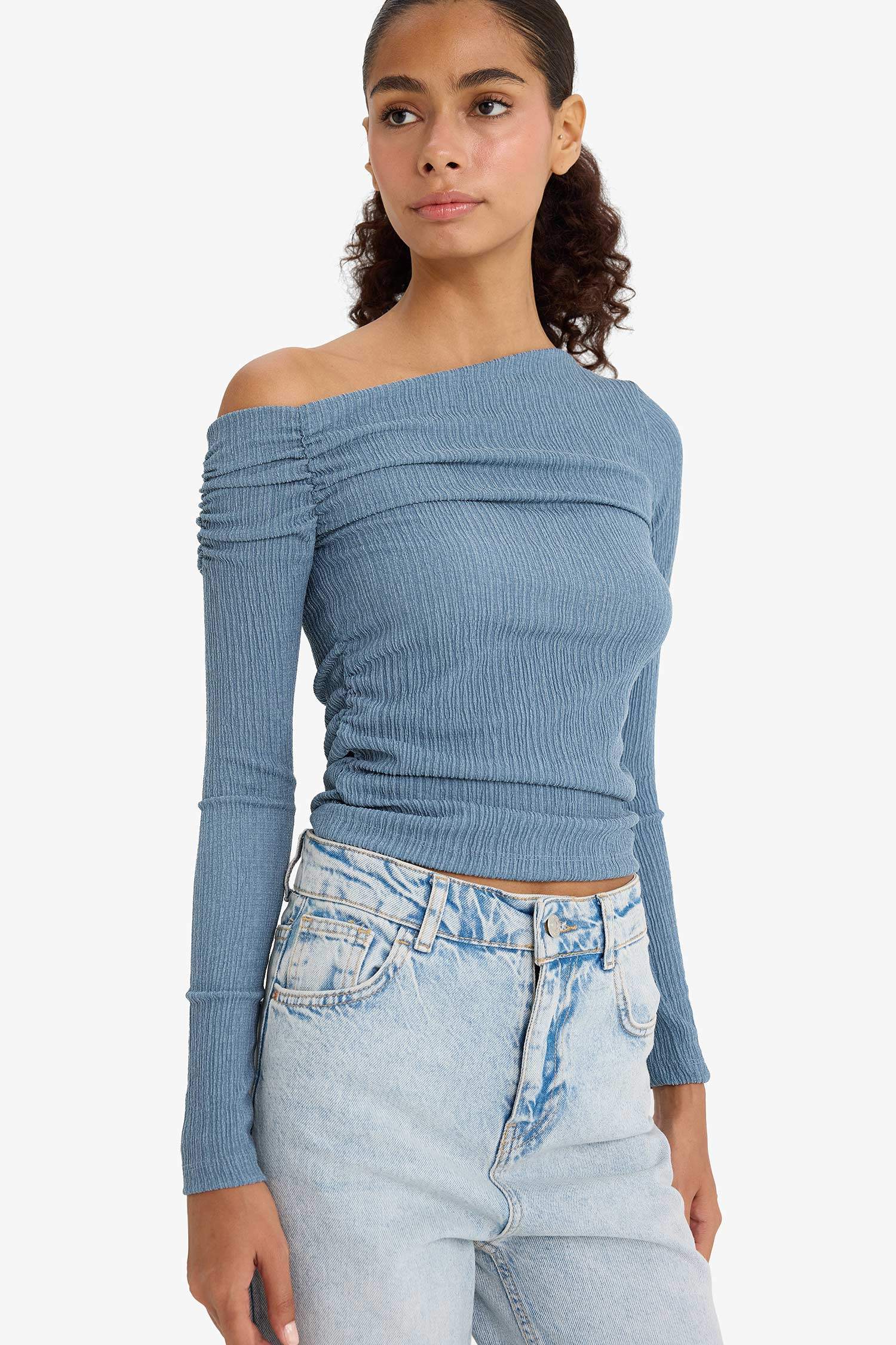 بلوزة ردن طويل مضلع سليم فيت بكتف واحد