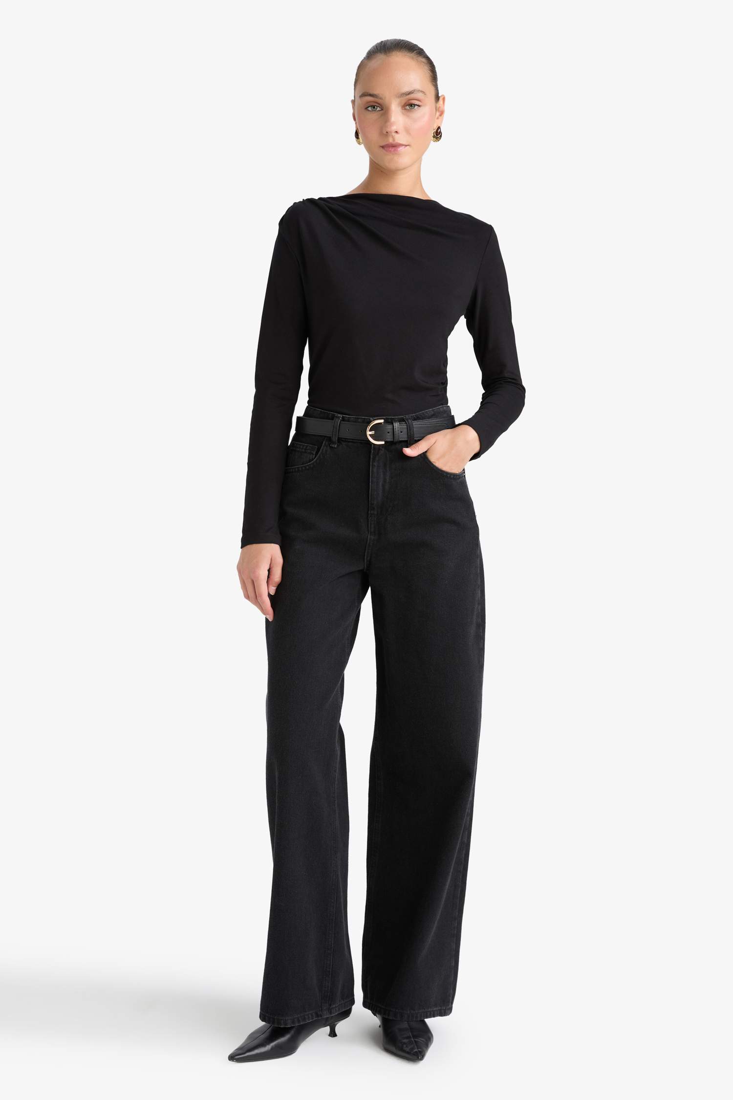 تيشيرت ردن طويل سليم فيت قصة ضيقة وياخة مستديرة