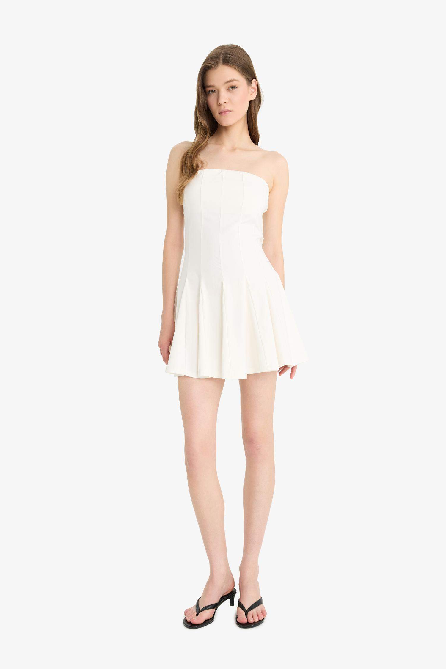 فستان قصير بنغالين بدون حمالات