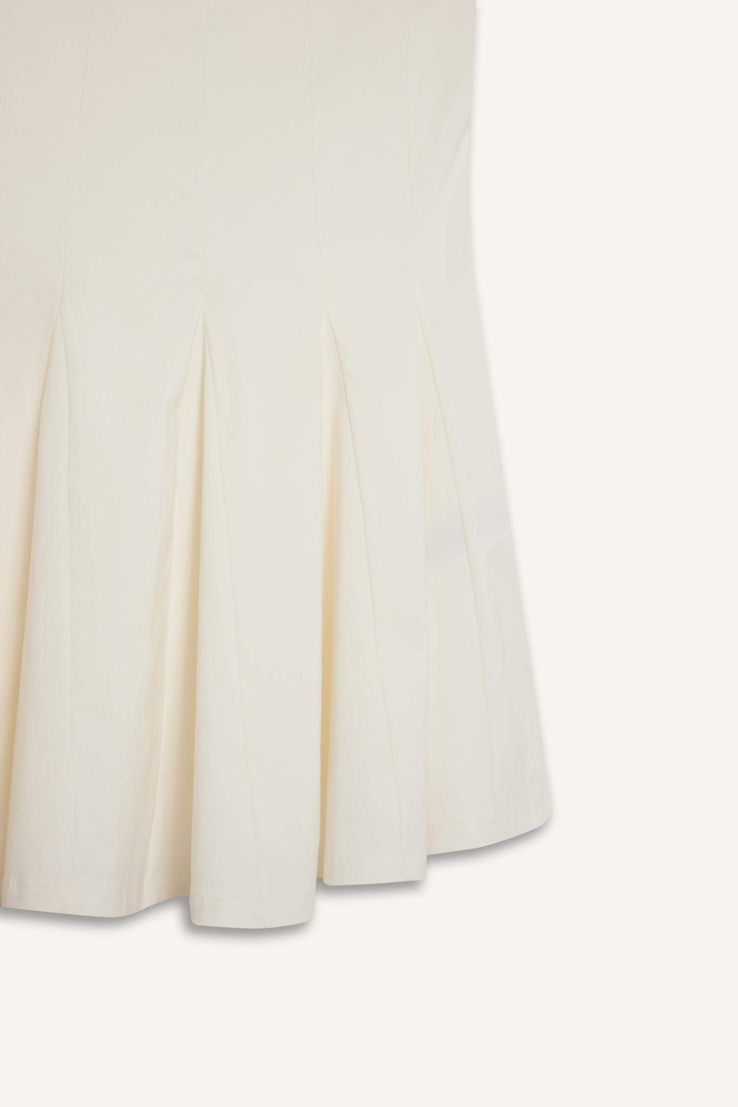 فستان قصير بنغالين بدون حمالات