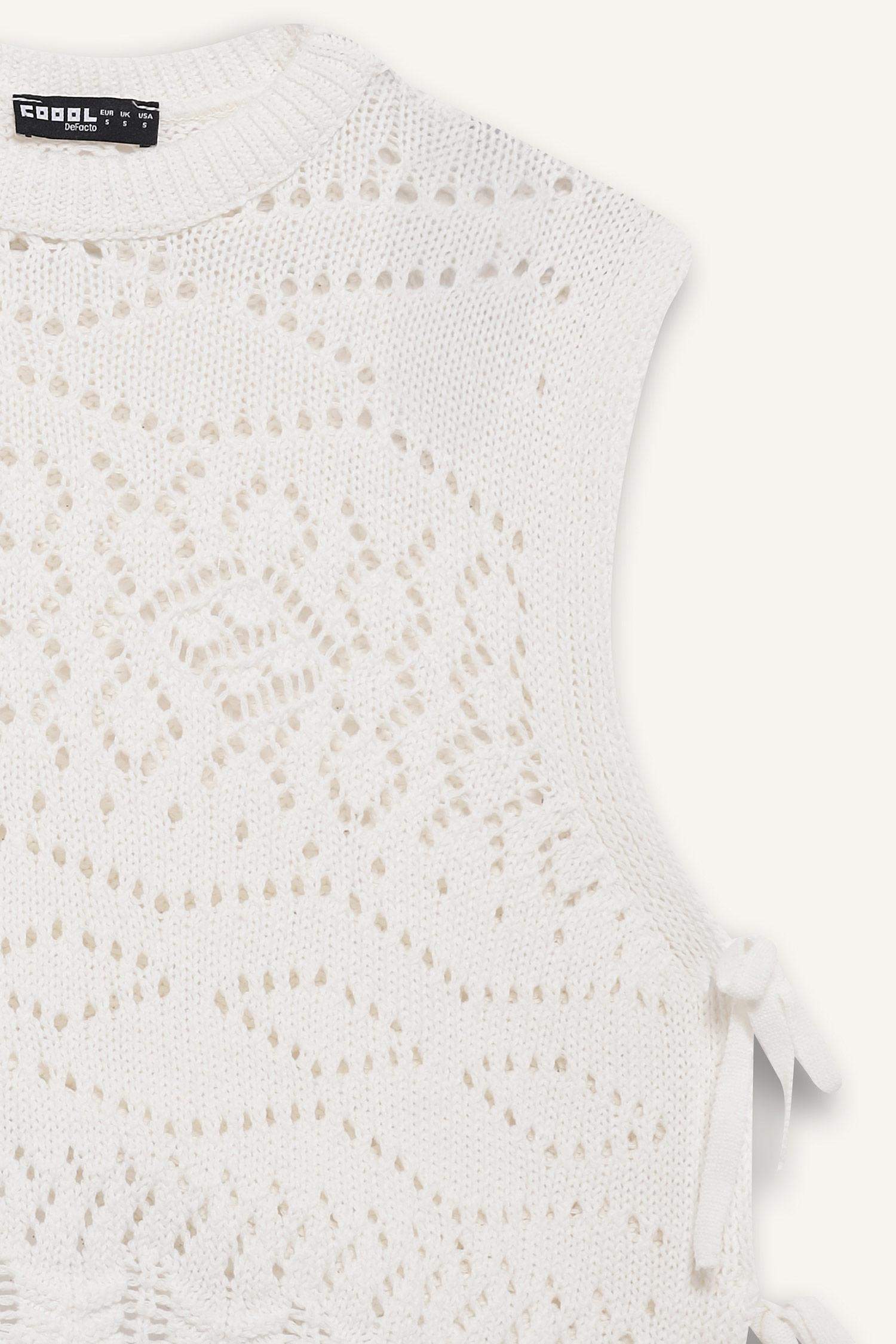 Slim Fit Dar Kesim Bisiklet Yaka Yan Bağcıklı Kroşe Süveter