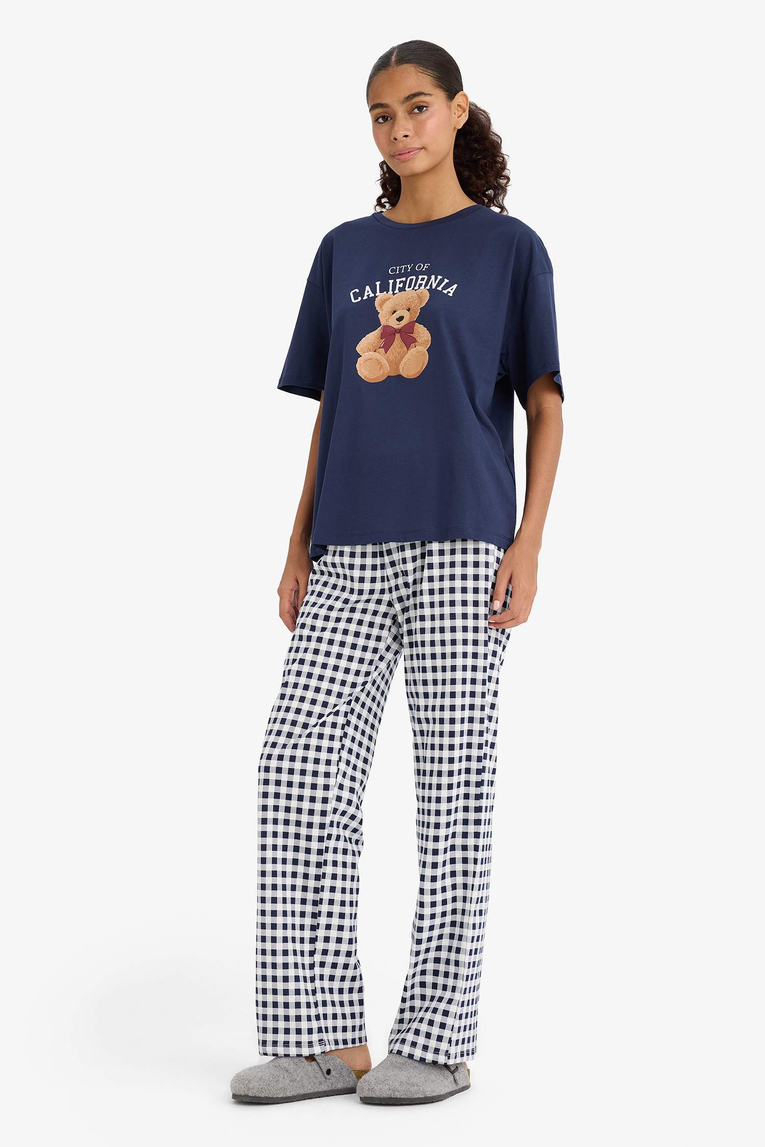 Regular Fit Pijama Takımı Ayıcık Baskılı Kısa Kollu Üst Kareli Alt-Fall in Love