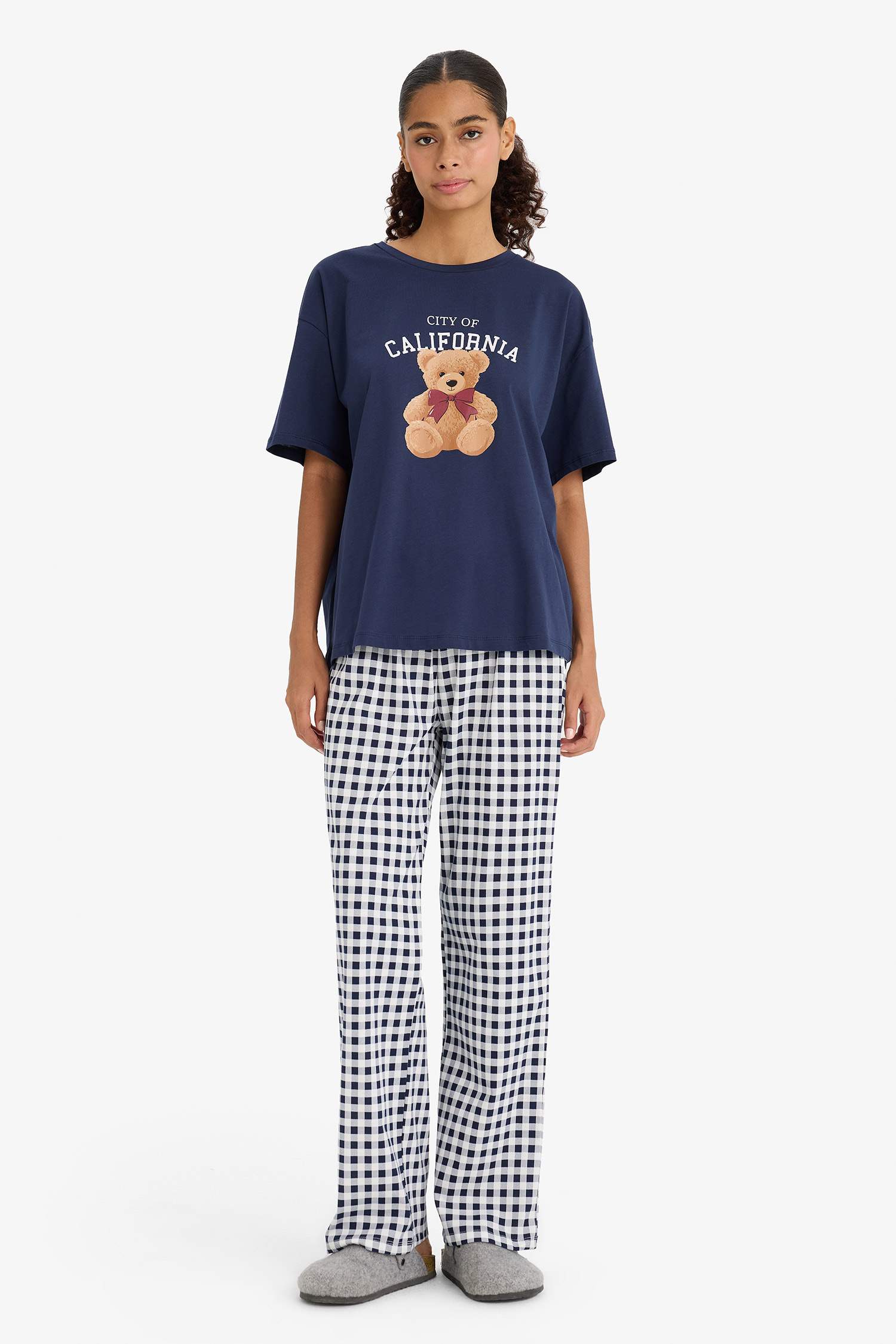 Regular Fit Pijama Takımı Ayıcık Baskılı Kısa Kollu Üst Kareli Alt-Fall in Love