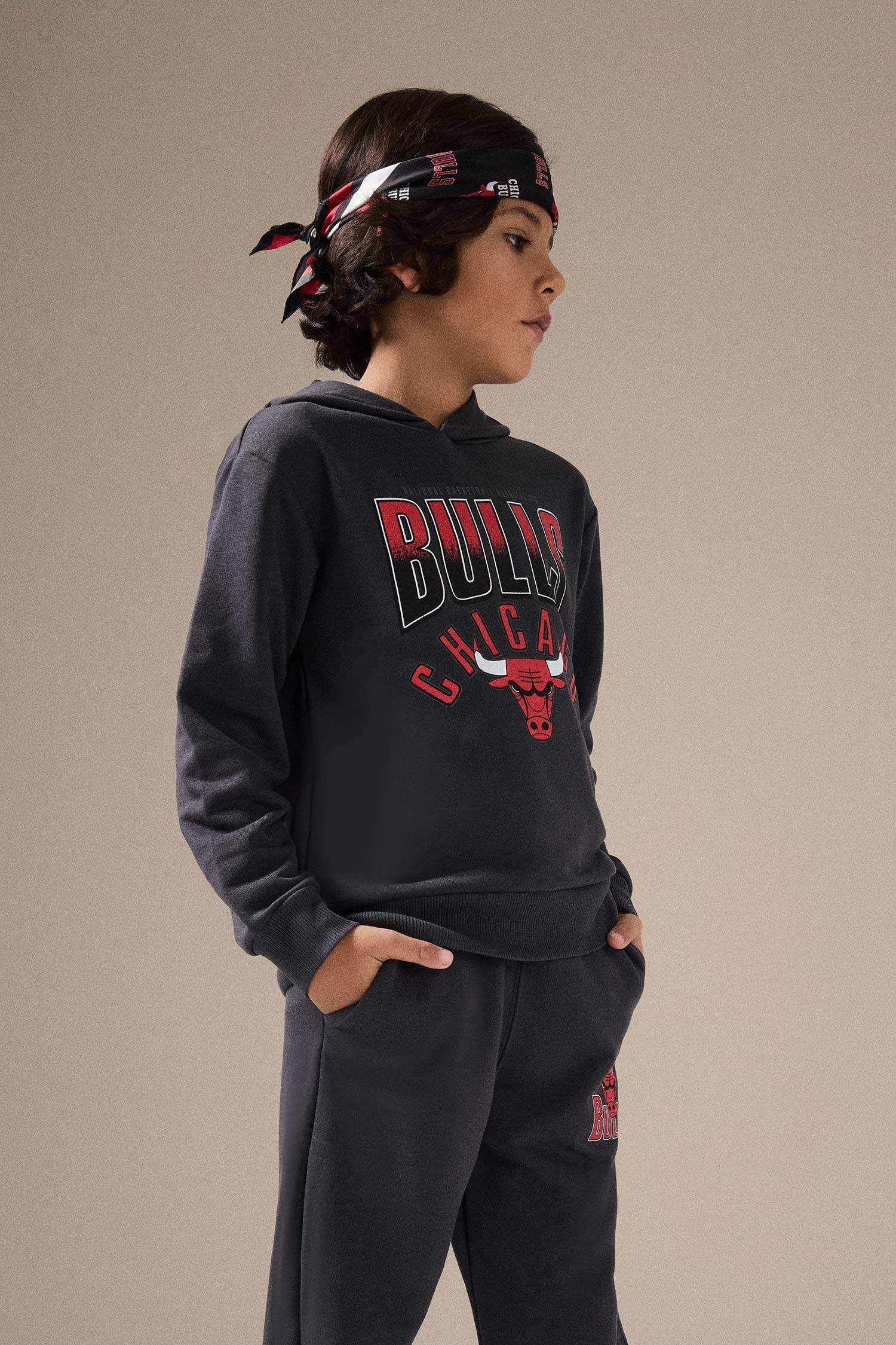 Erkek Çocuk NBA Chicago Bulls Kapüşonlu Sweatshirt