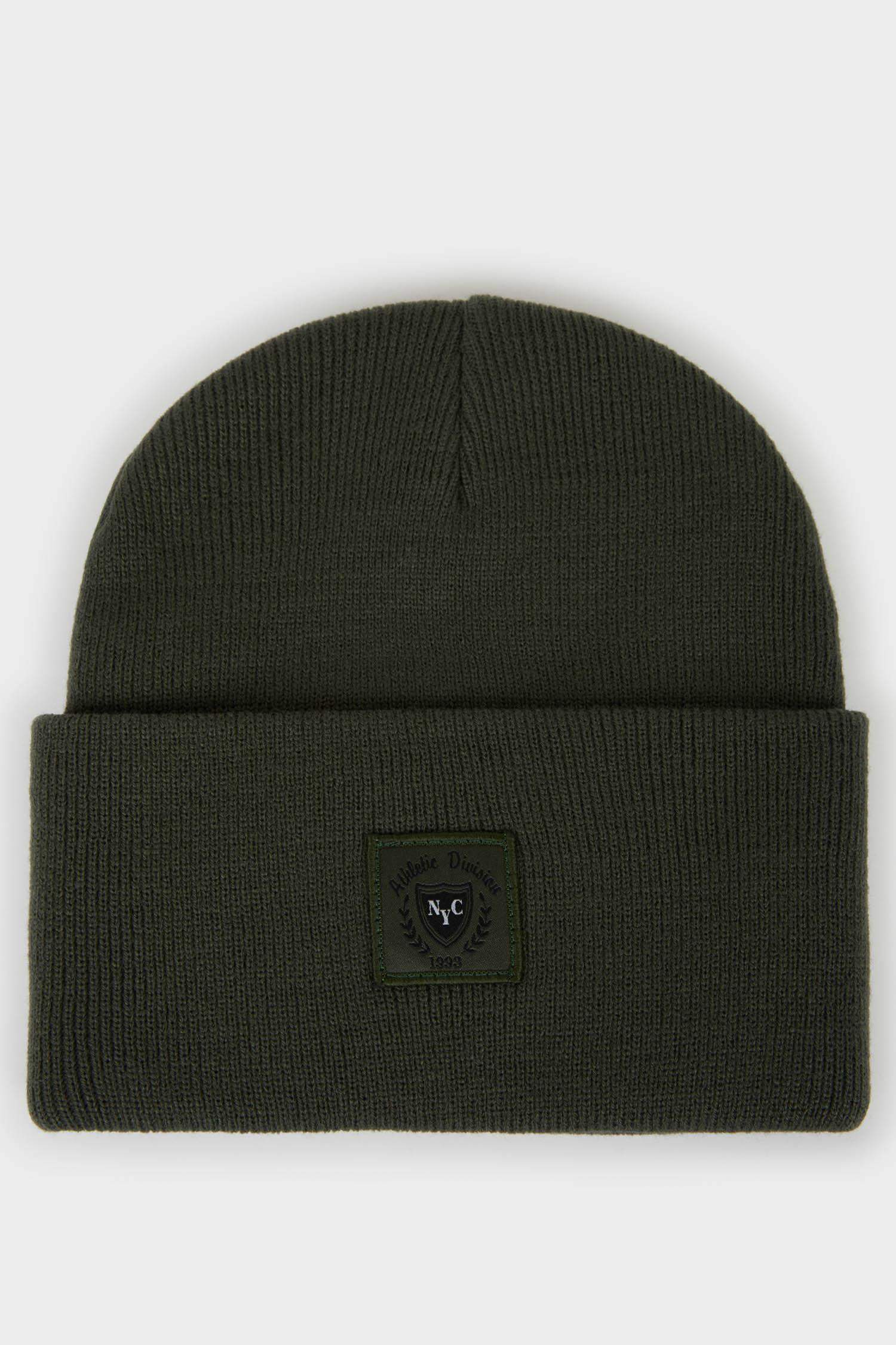 Man Woven Labeled Knit Beanie