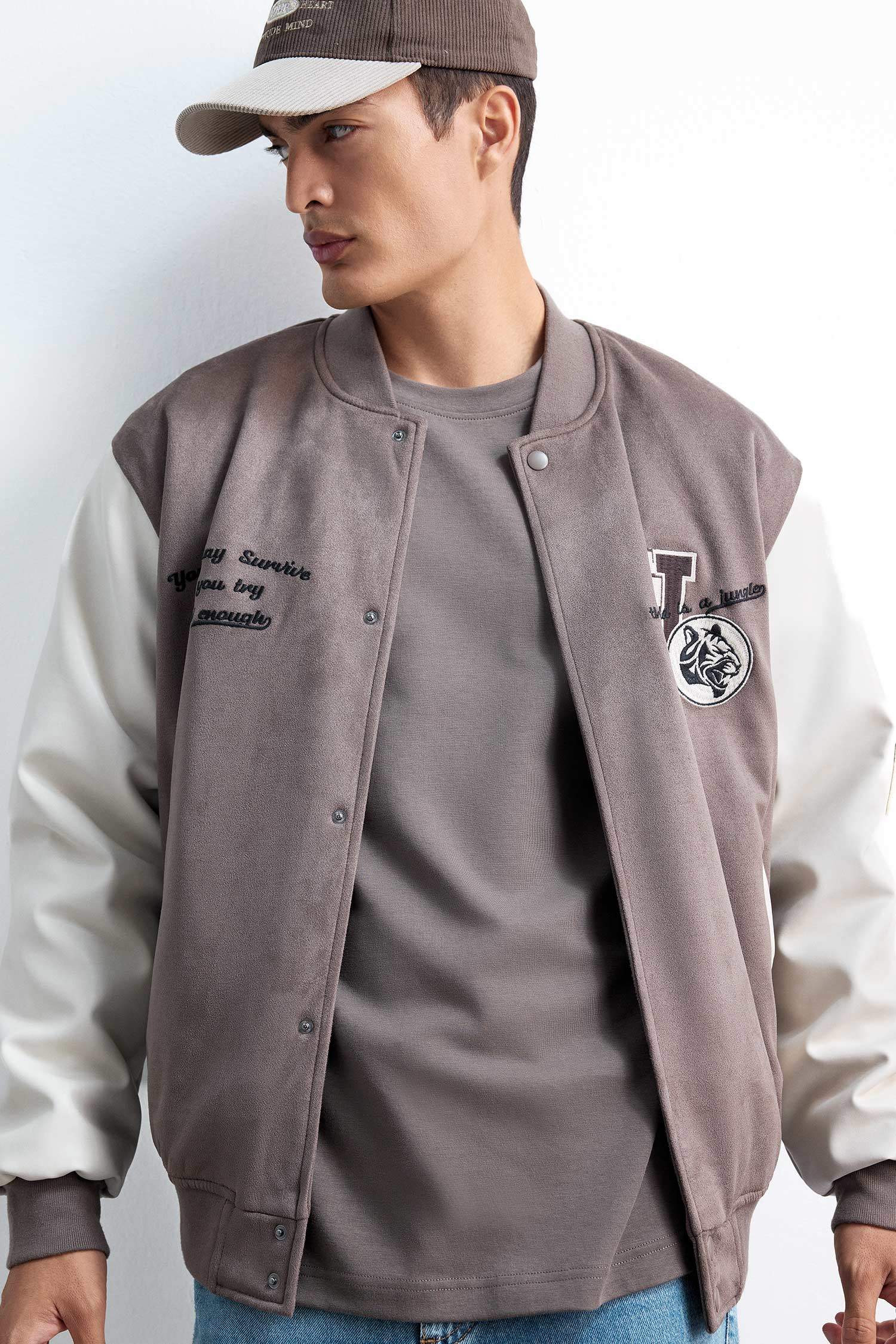 جاكيت بومبر شمواه مطرز اوفر سايز بياخة كوليج