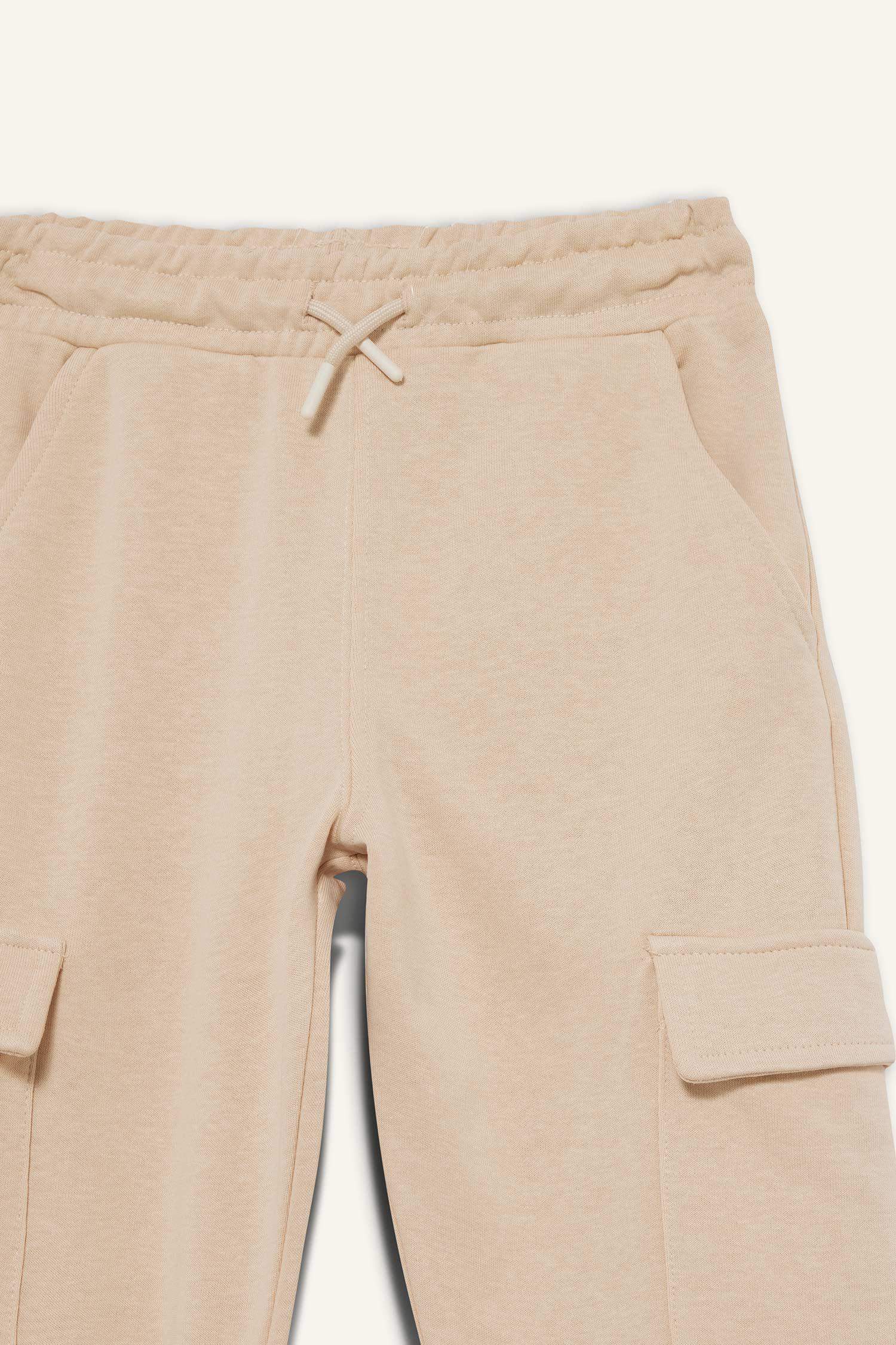 بنطرون بجامة رياضي ولادي قصة عادية