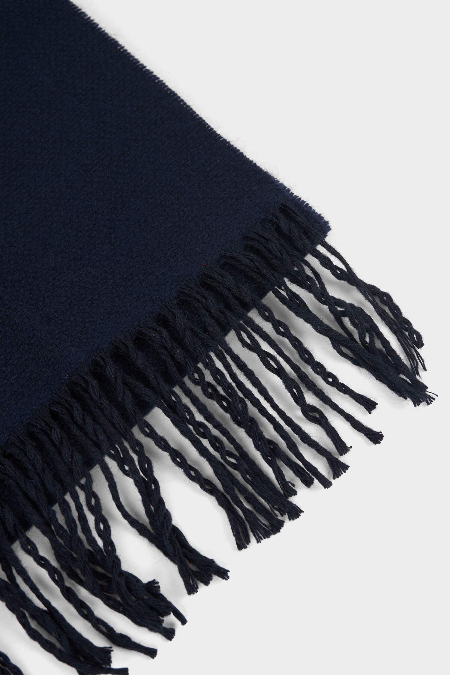 سكارف رجالي بطبعة رأس السنة