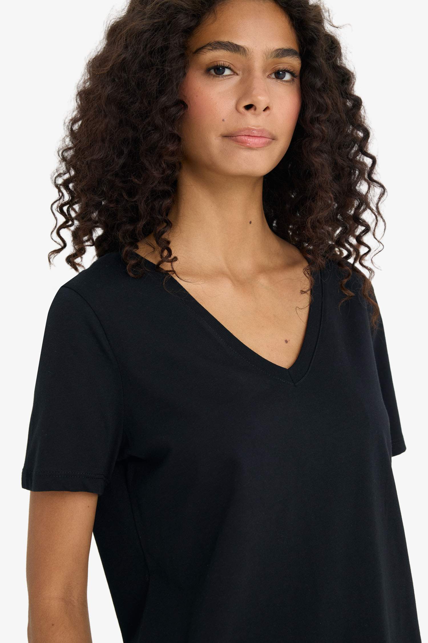 Regular Fit V Yaka Basic Düz Penye Kısa Kollu Tişört