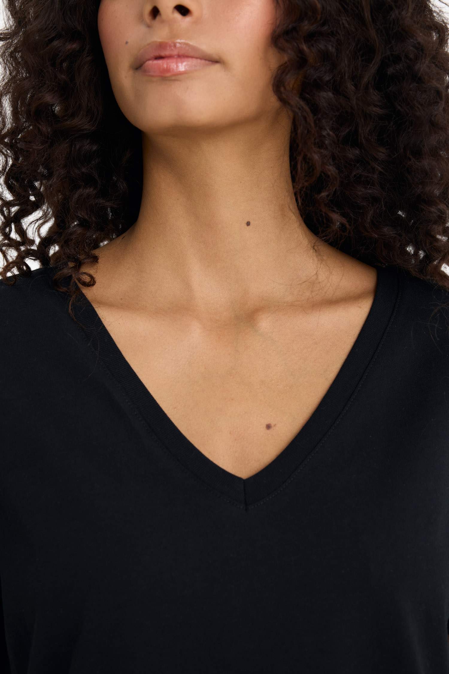 Regular Fit V Yaka Basic Düz Penye Kısa Kollu Tişört