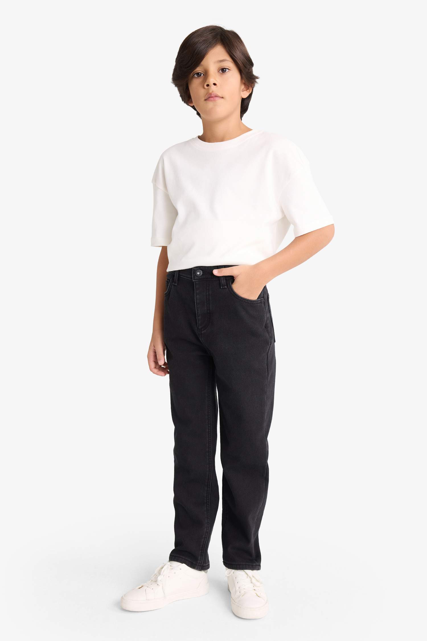 بنطرون جينز أولادي قصة مستقيمة برجل عادي