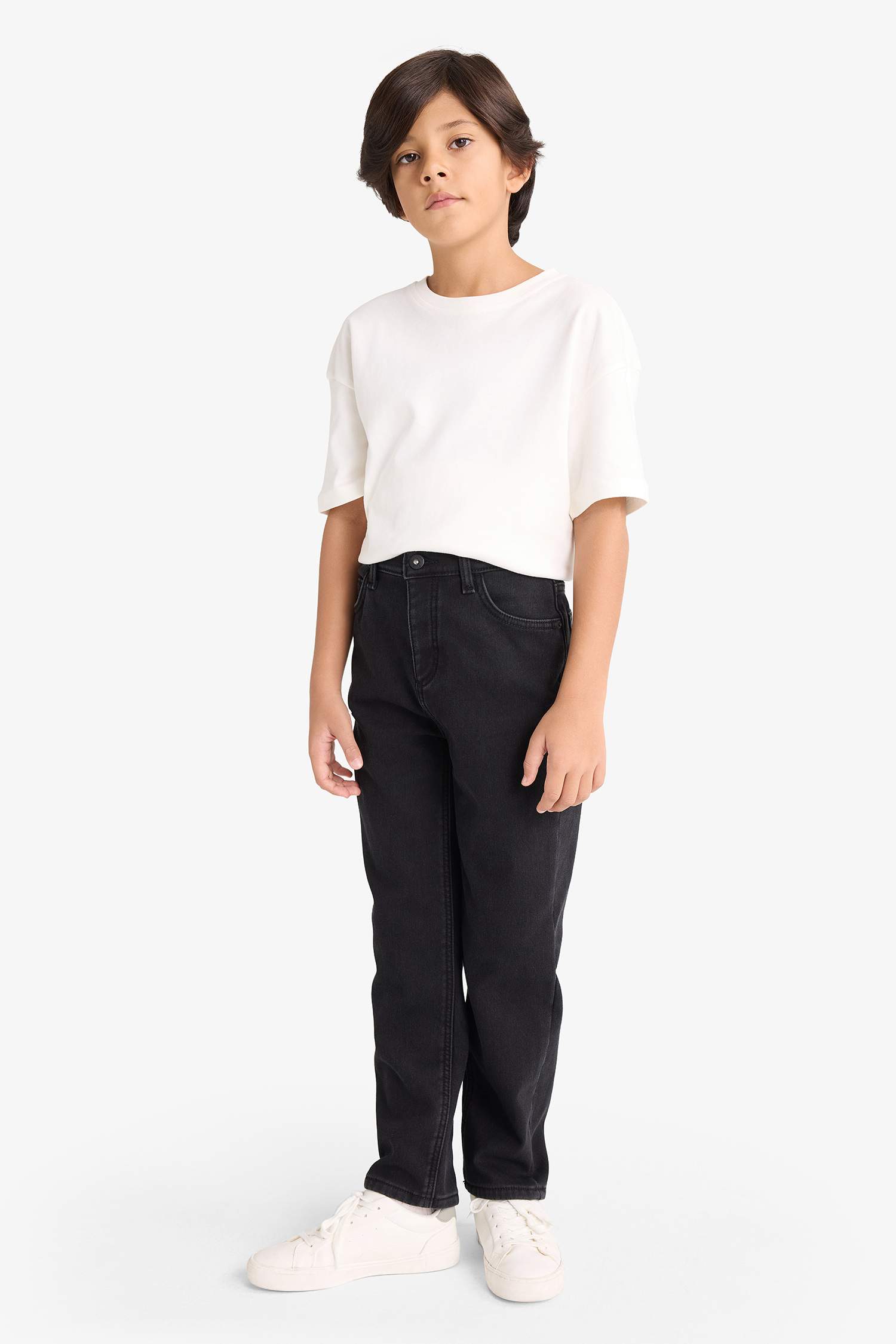 بنطرون جينز أولادي قصة مستقيمة برجل عادي