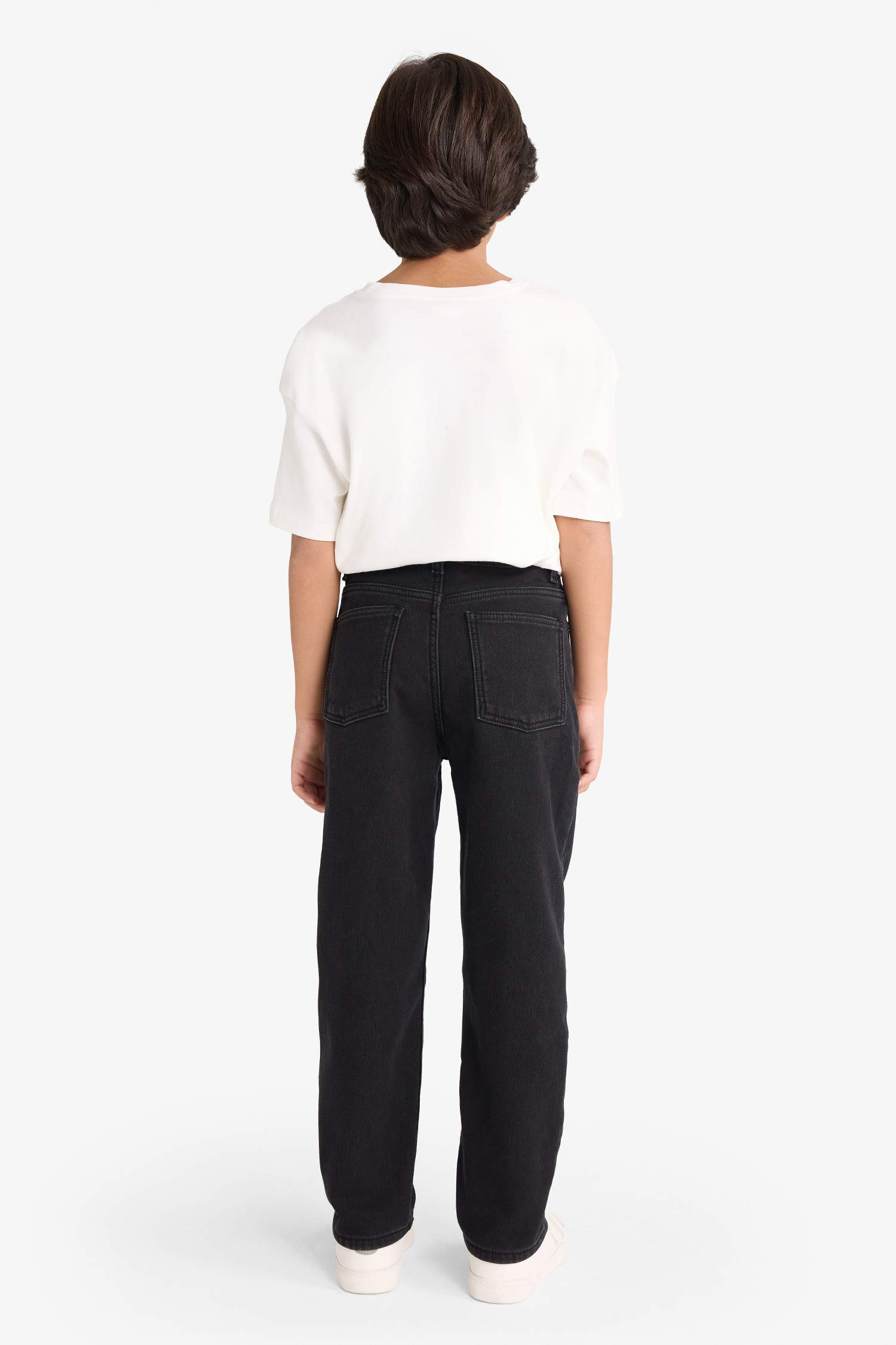 بنطرون جينز أولادي قصة مستقيمة برجل عادي