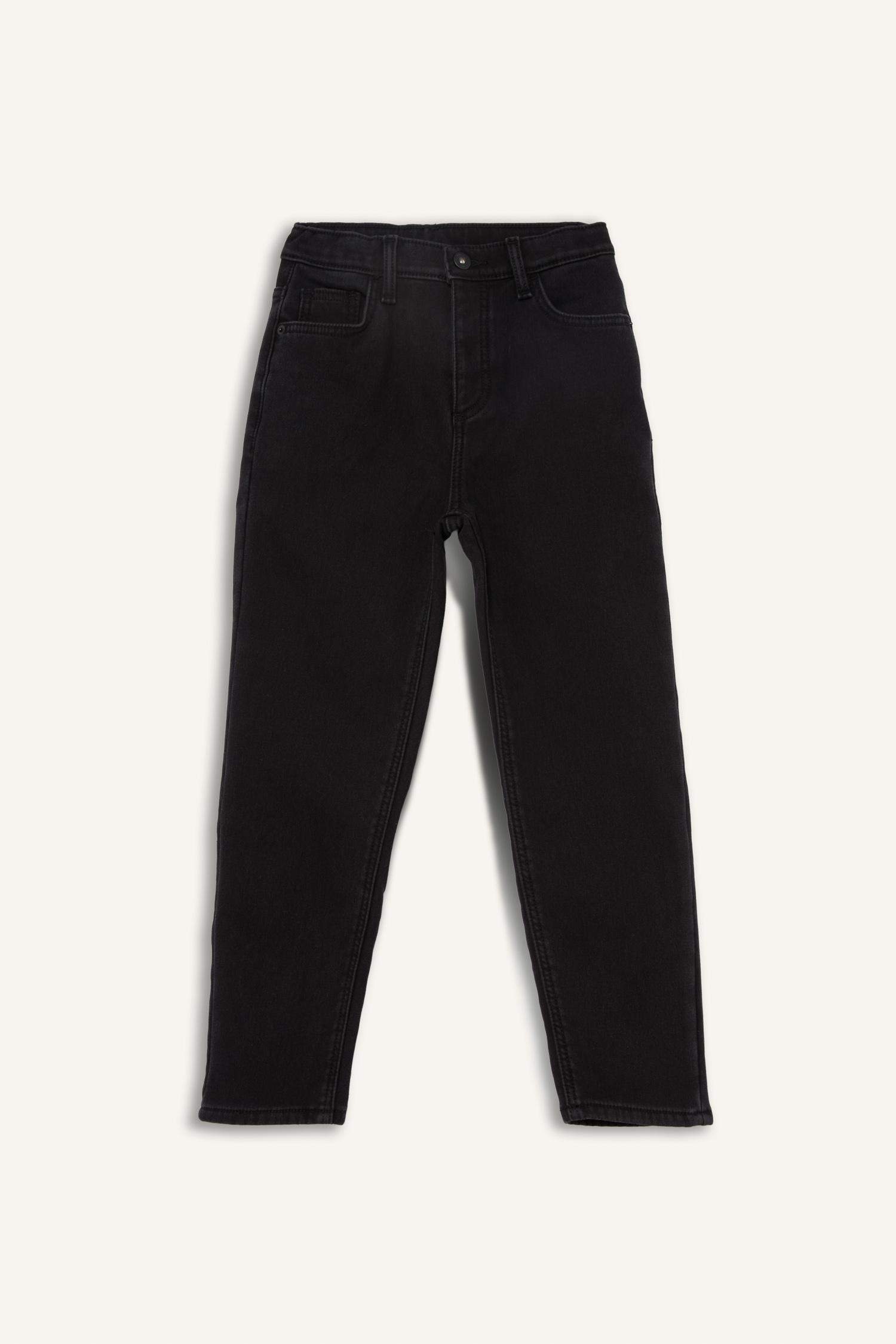 بنطرون جينز أولادي قصة مستقيمة برجل عادي