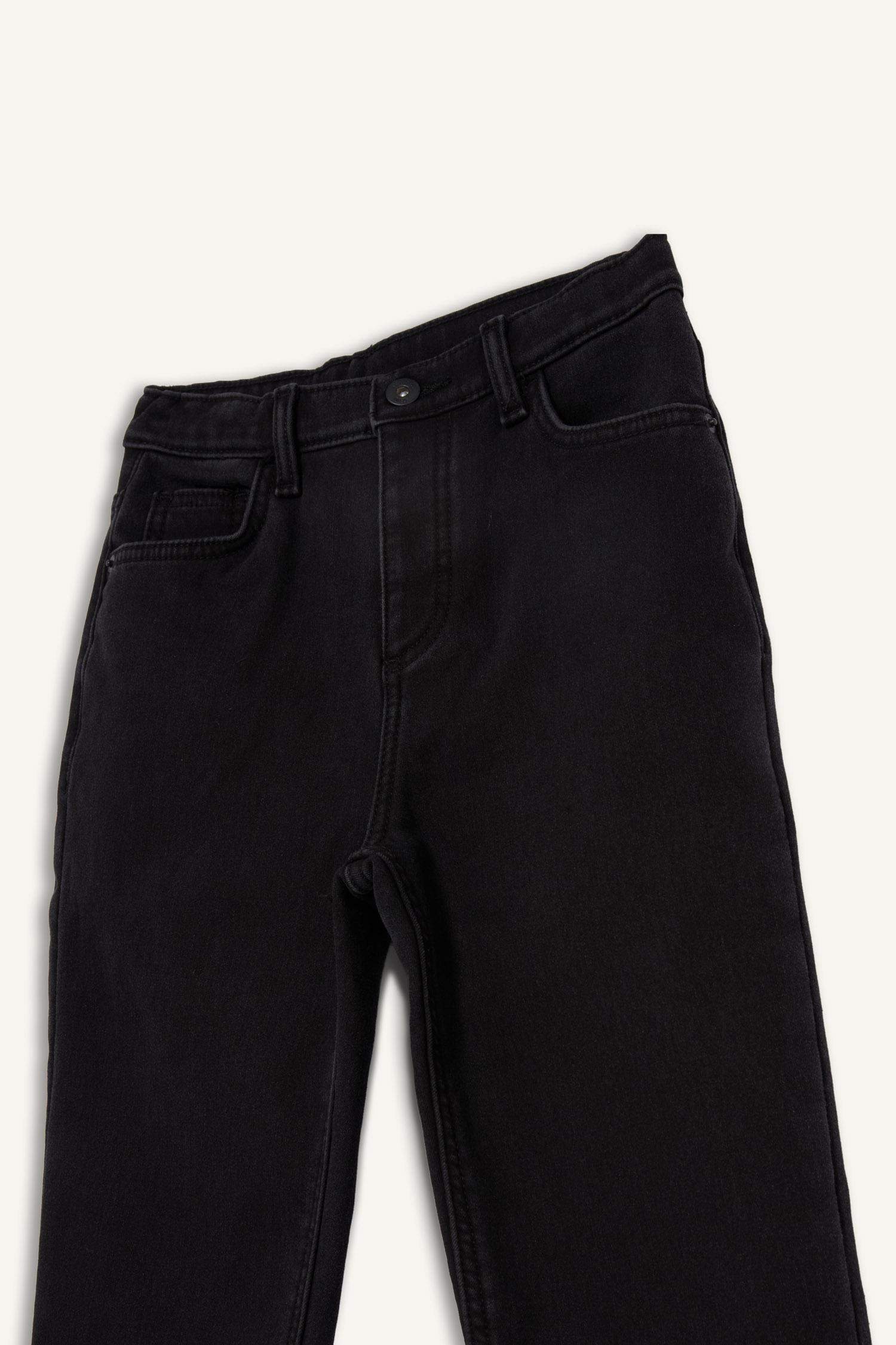 بنطرون جينز أولادي قصة مستقيمة برجل عادي