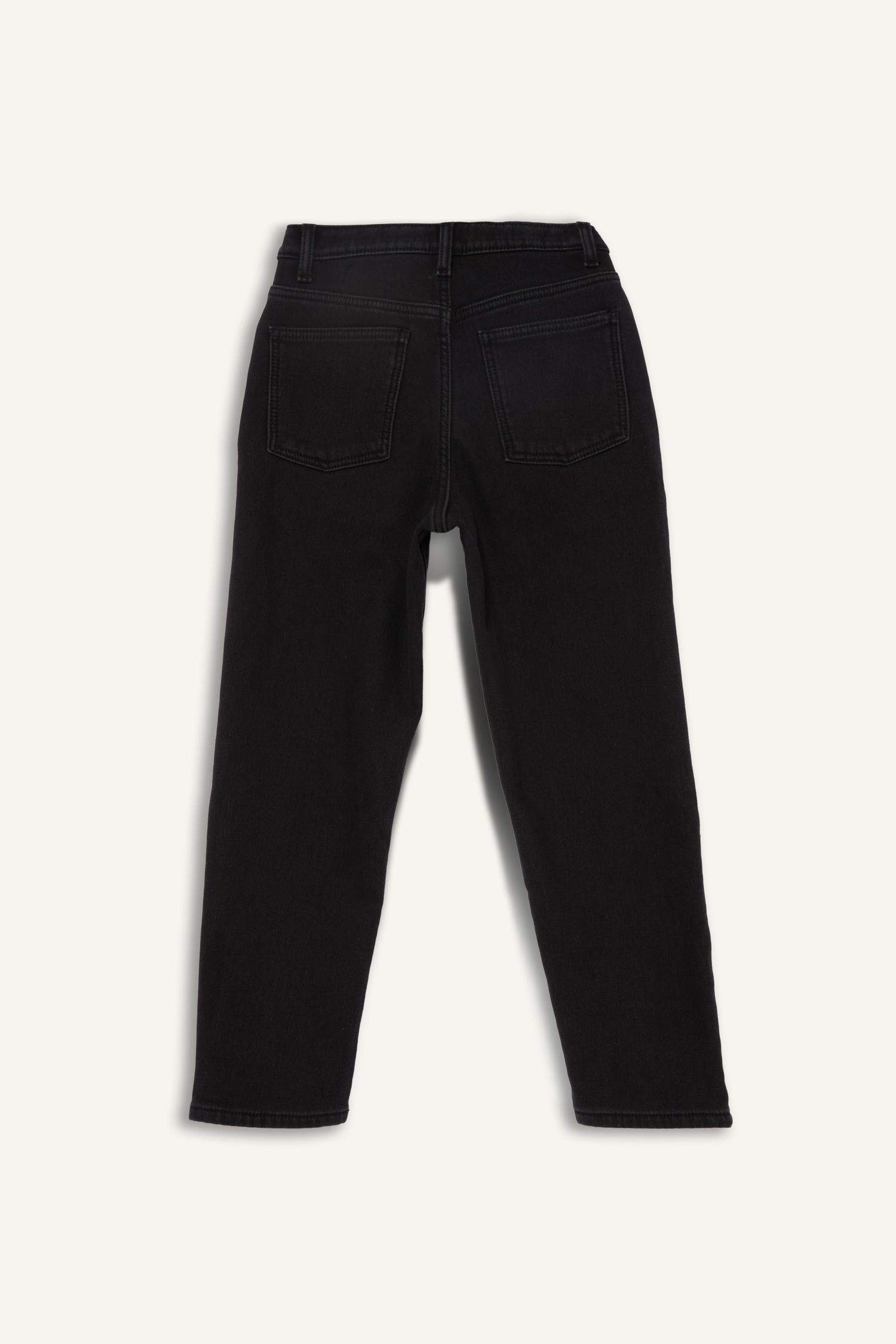 بنطرون جينز أولادي قصة مستقيمة برجل عادي