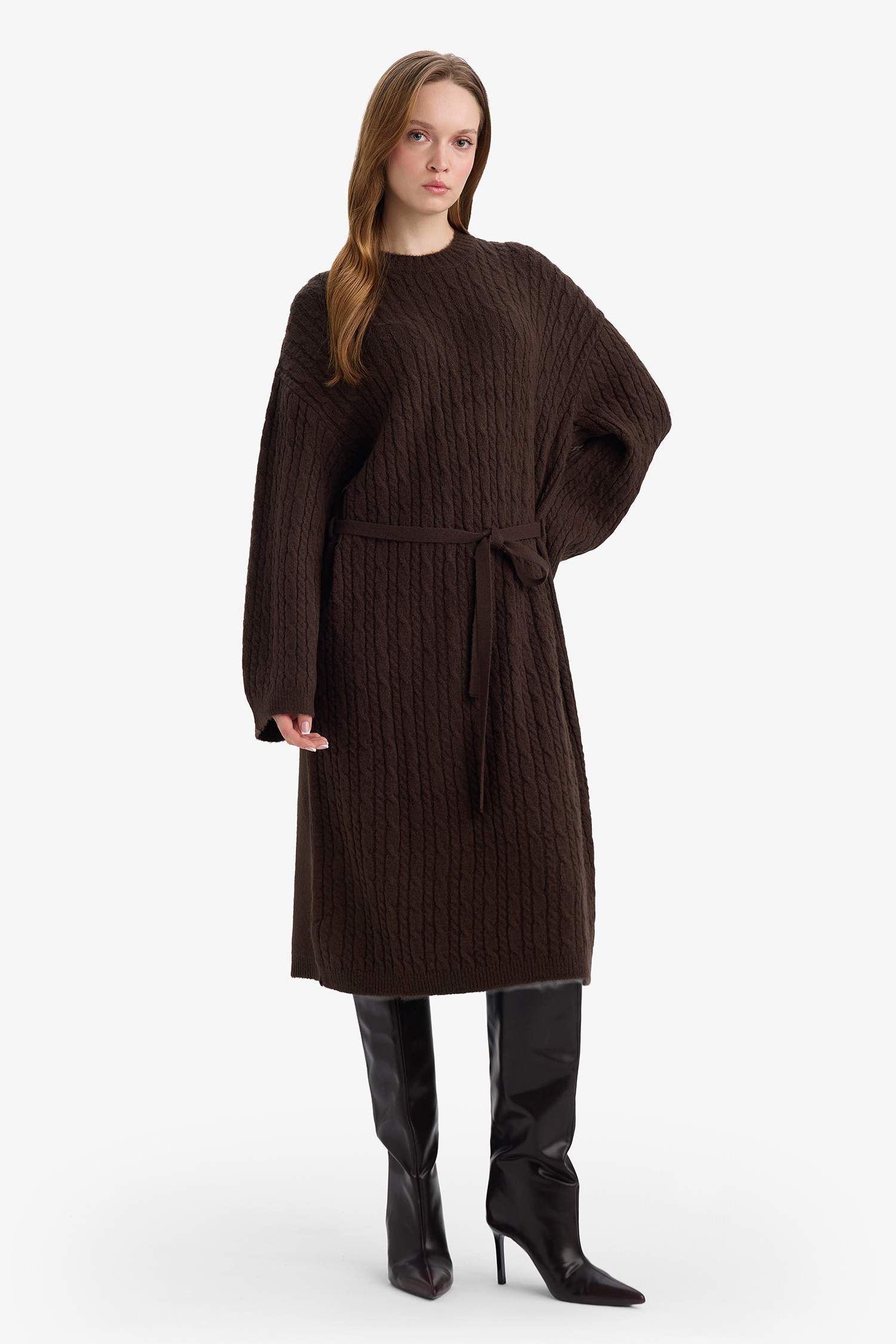 Robe en maille à manches longues et col rond Coupe régulière