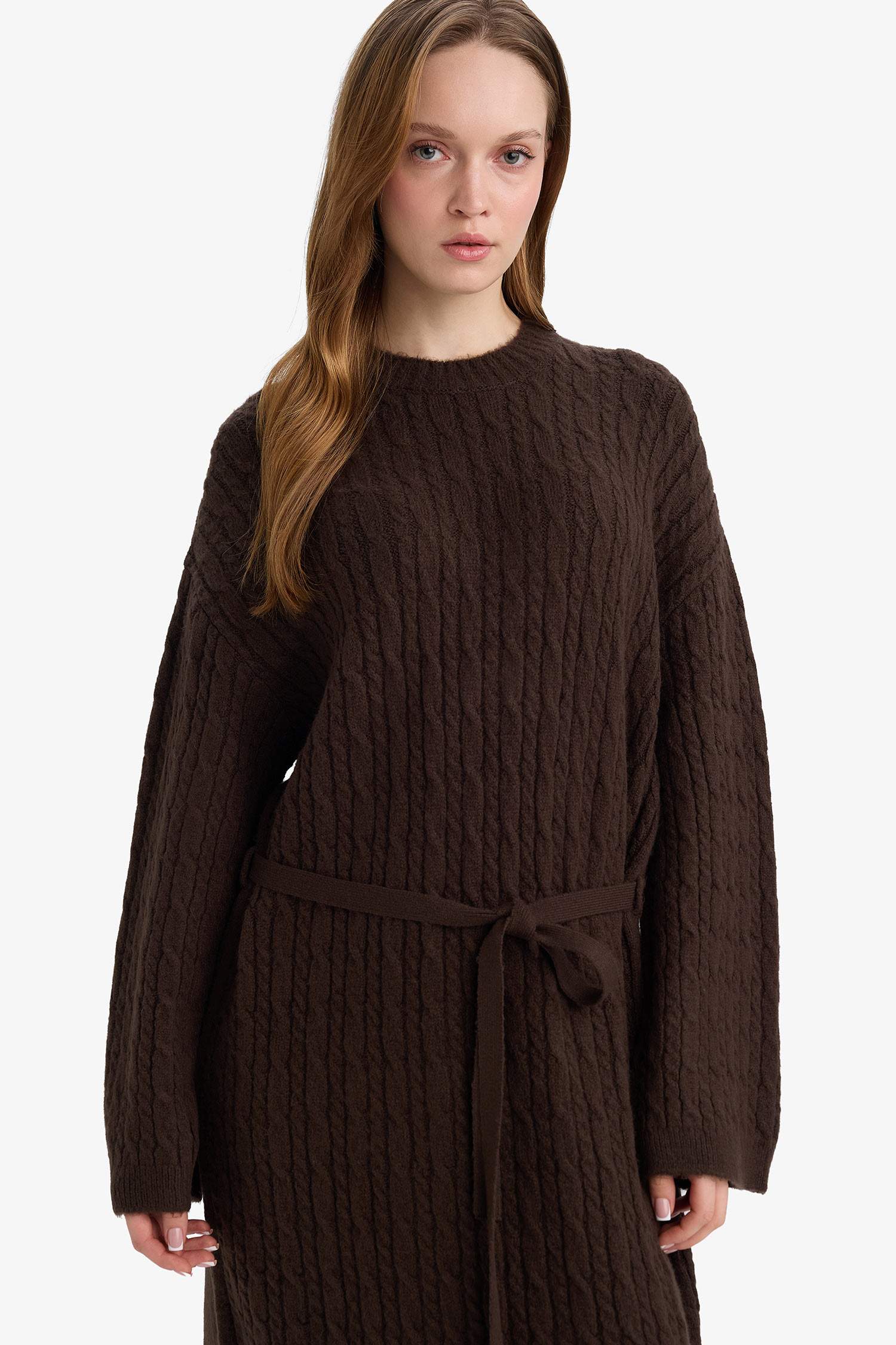 Robe en maille à manches longues et col rond Coupe régulière