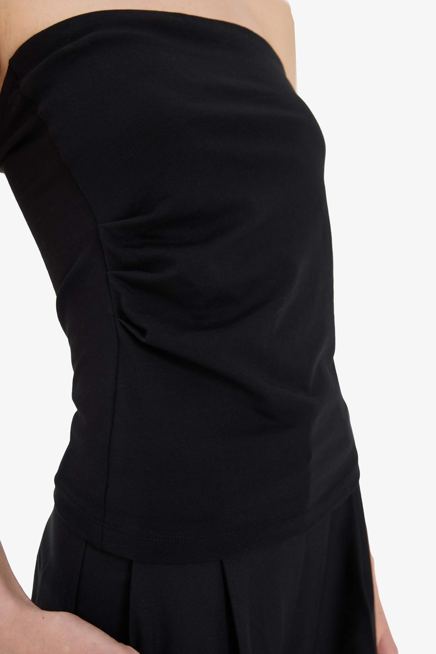 Slim Fit Dar Kesim Straplez Siyah Bluz