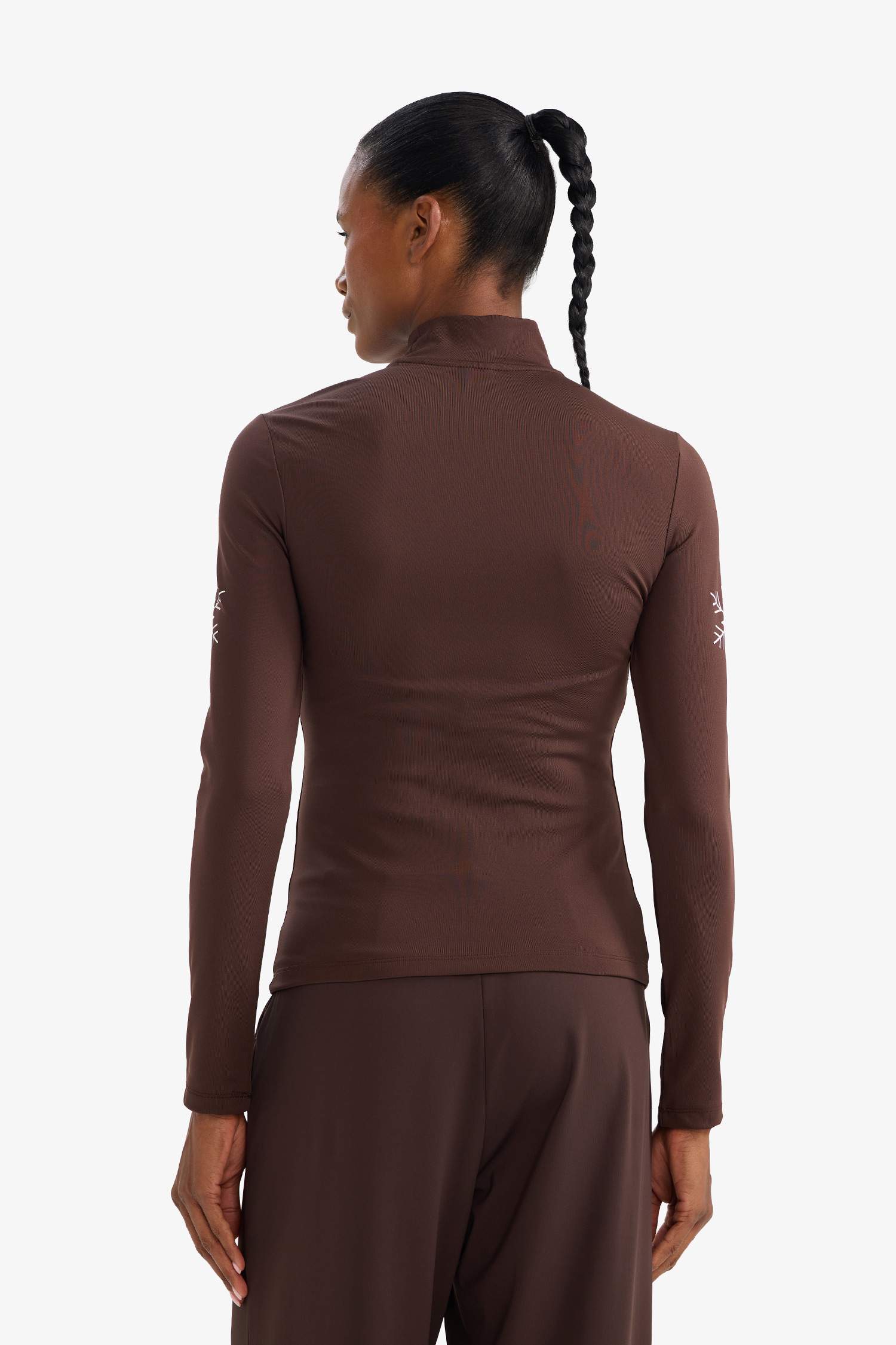 تيشيرت ردن طويل رياضي سليم فيت وياخة عالية من DeFactoFit