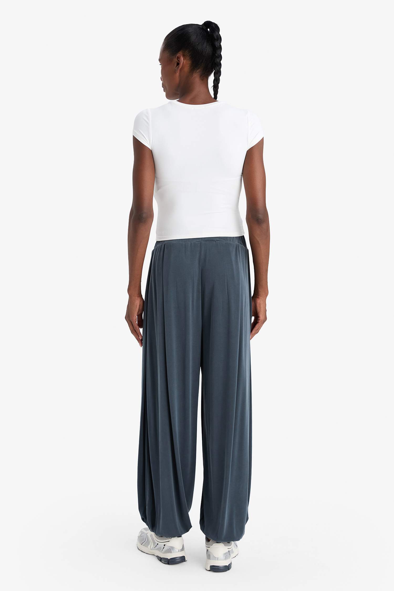 بنطرون رياضي اوفر سايز انكيل من DeFactoFit