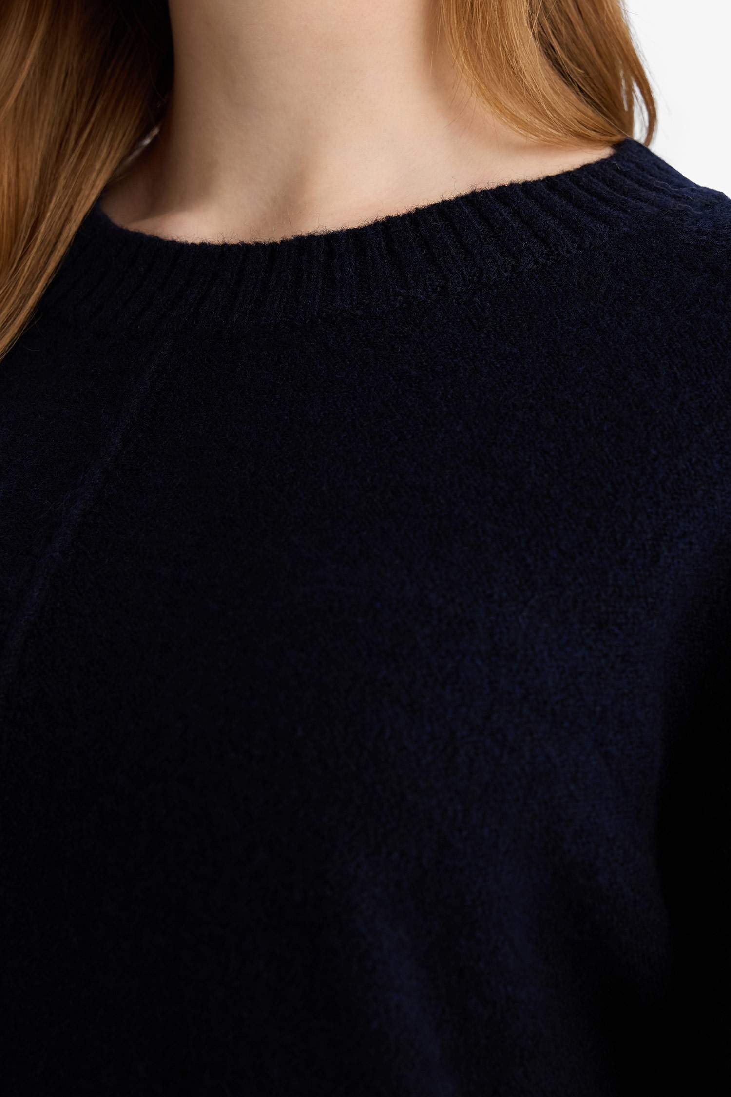 بلوز تريكو قصة فضفاضة بياخة مستديرة