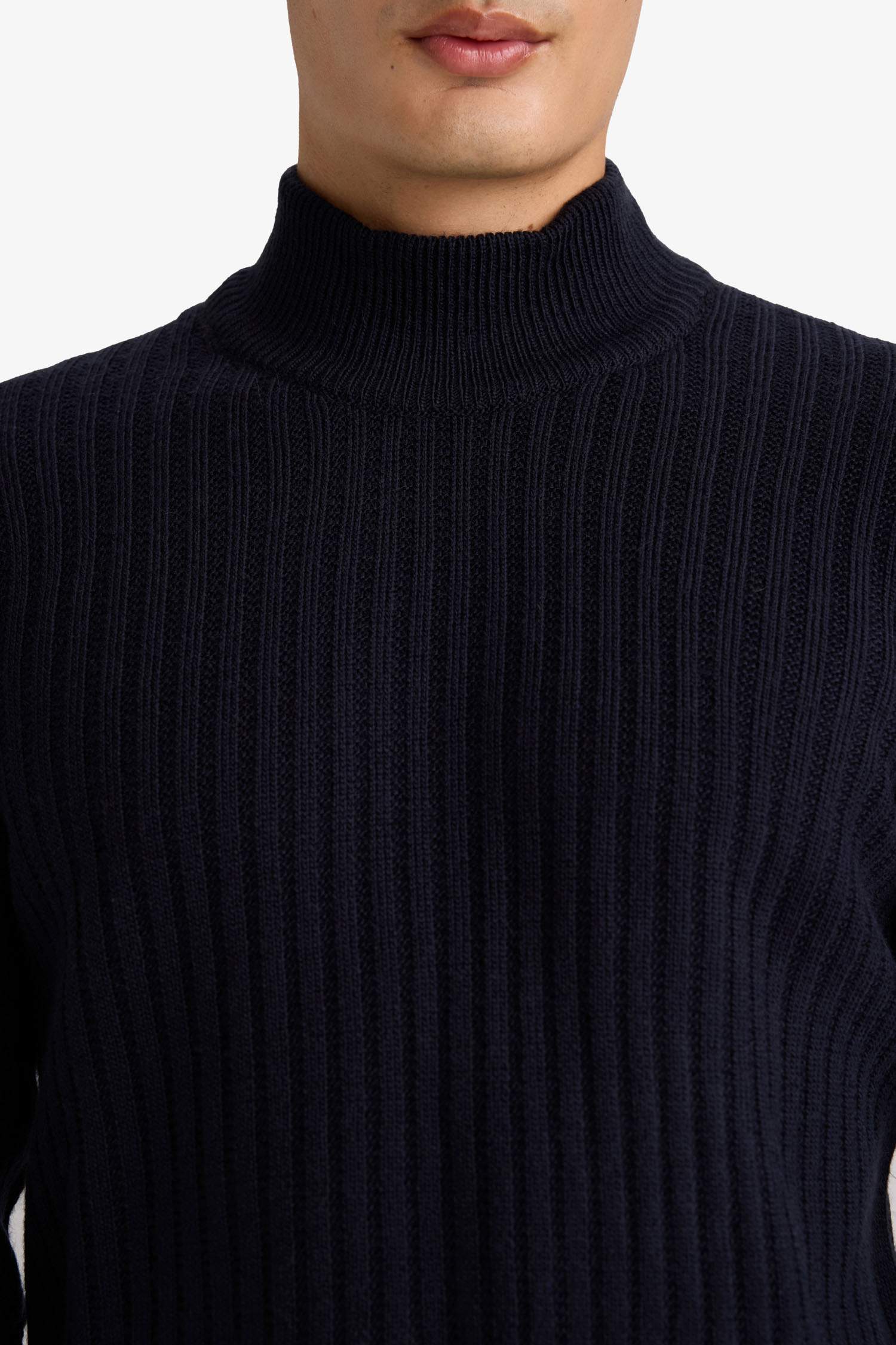 Standart Fit Balıkçı Yaka Triko Kazak