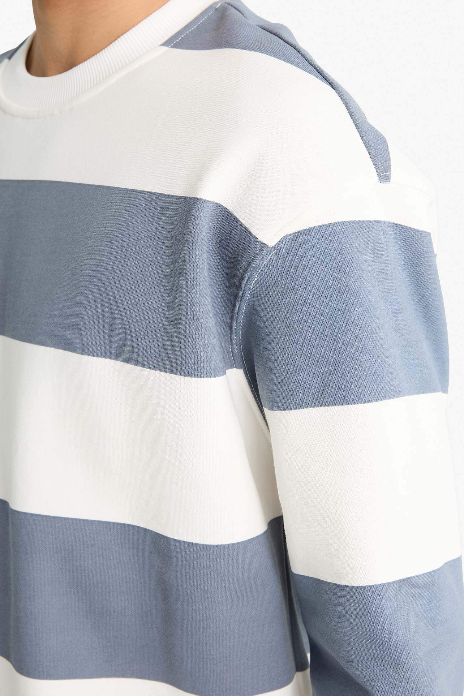 Boxy Fit Bisiklet Yaka Çizgili Sweatshirt