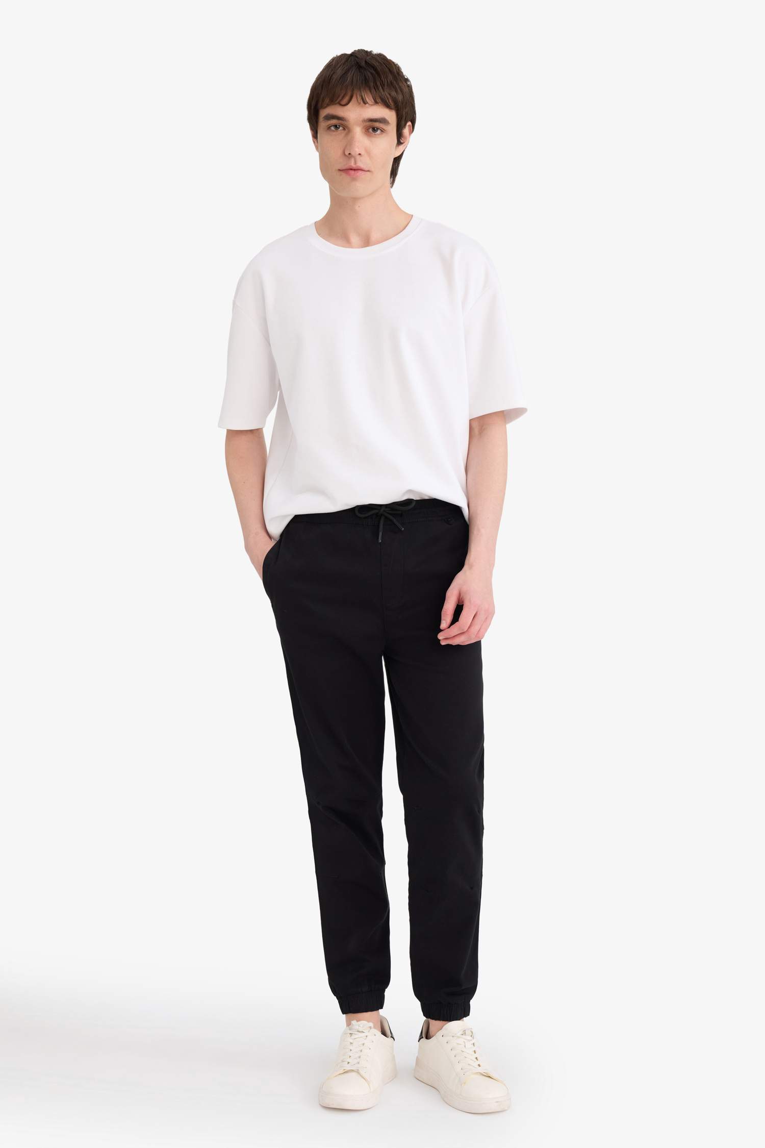 بنطرون جوجر فيت بثلاثة جيوب