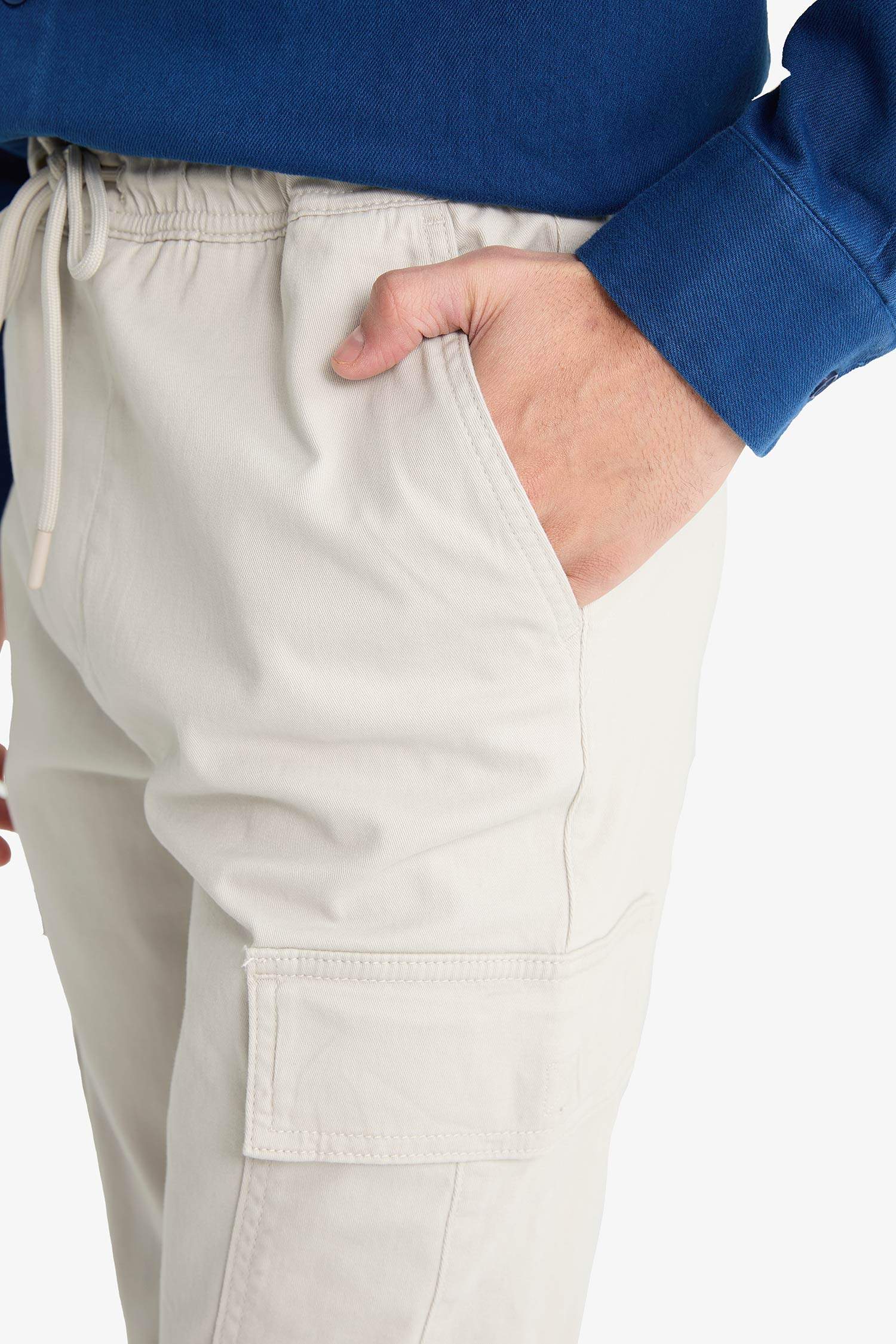 بنطلون كارجو قصة عادية بجيب ورباط