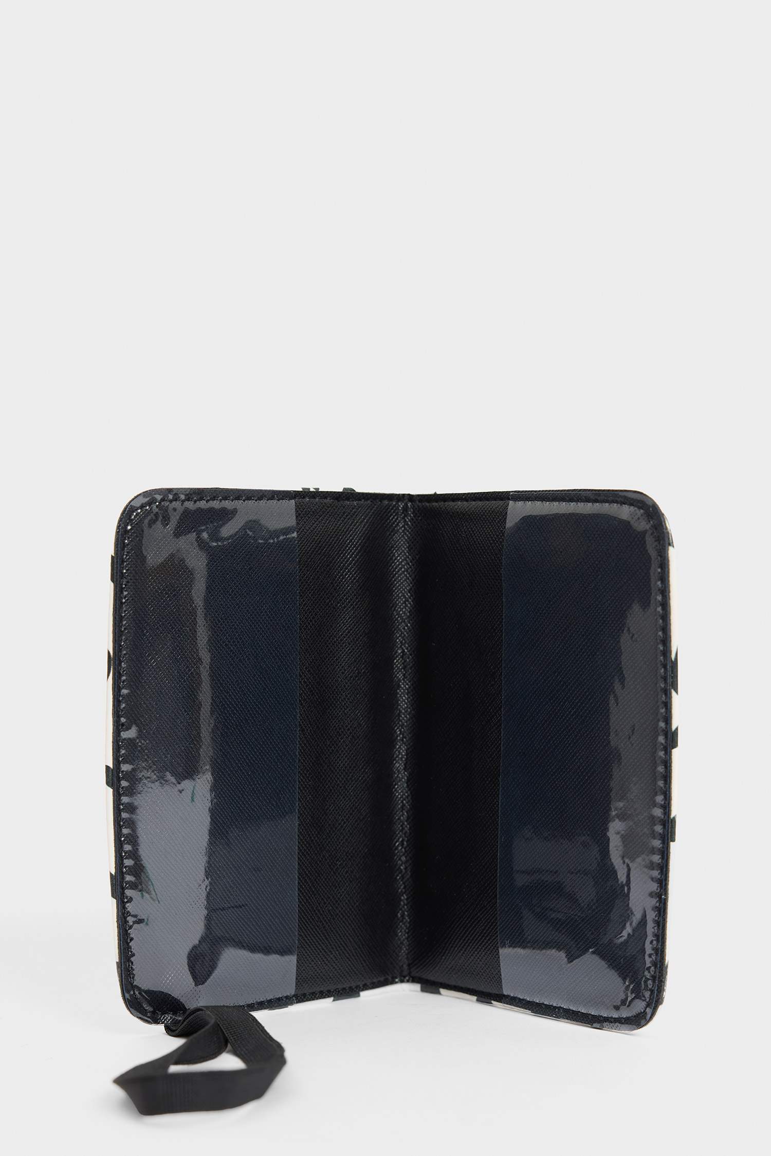 Kadın Kalp Desenli Suni Deri Pasaportluk ve Valiz İsimliği Set