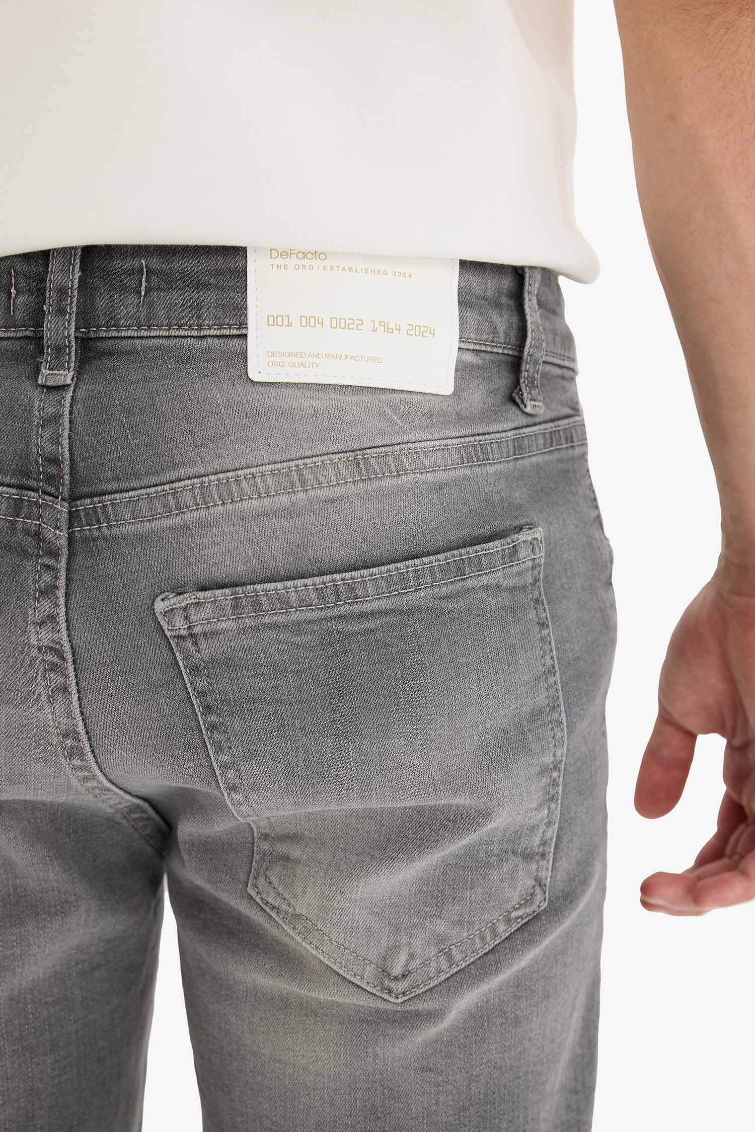 Slim Fit Dar Kesim Jean Bermuda Şort