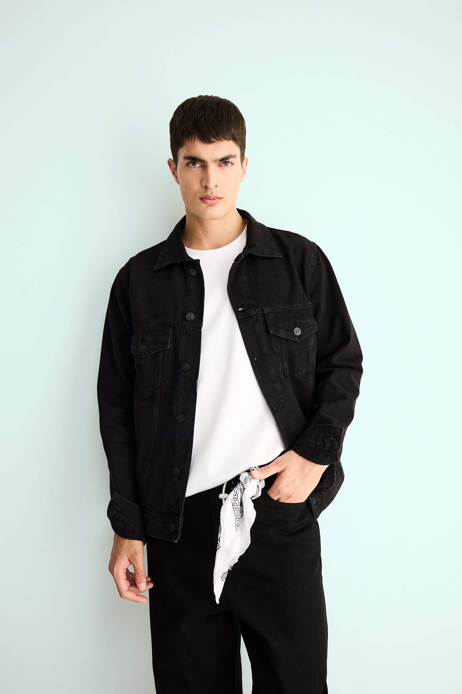 Regular Fit Düğmeli Cepli Denim Ceket